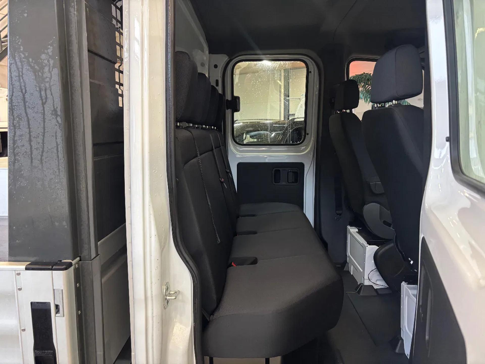 Foto 8 van Mercedes-Benz 517CDI Dubbelcabine 6 Persoons Openlaadbak Airco Cruisecontrol Trekhaak NIEUW BPM VRIJ