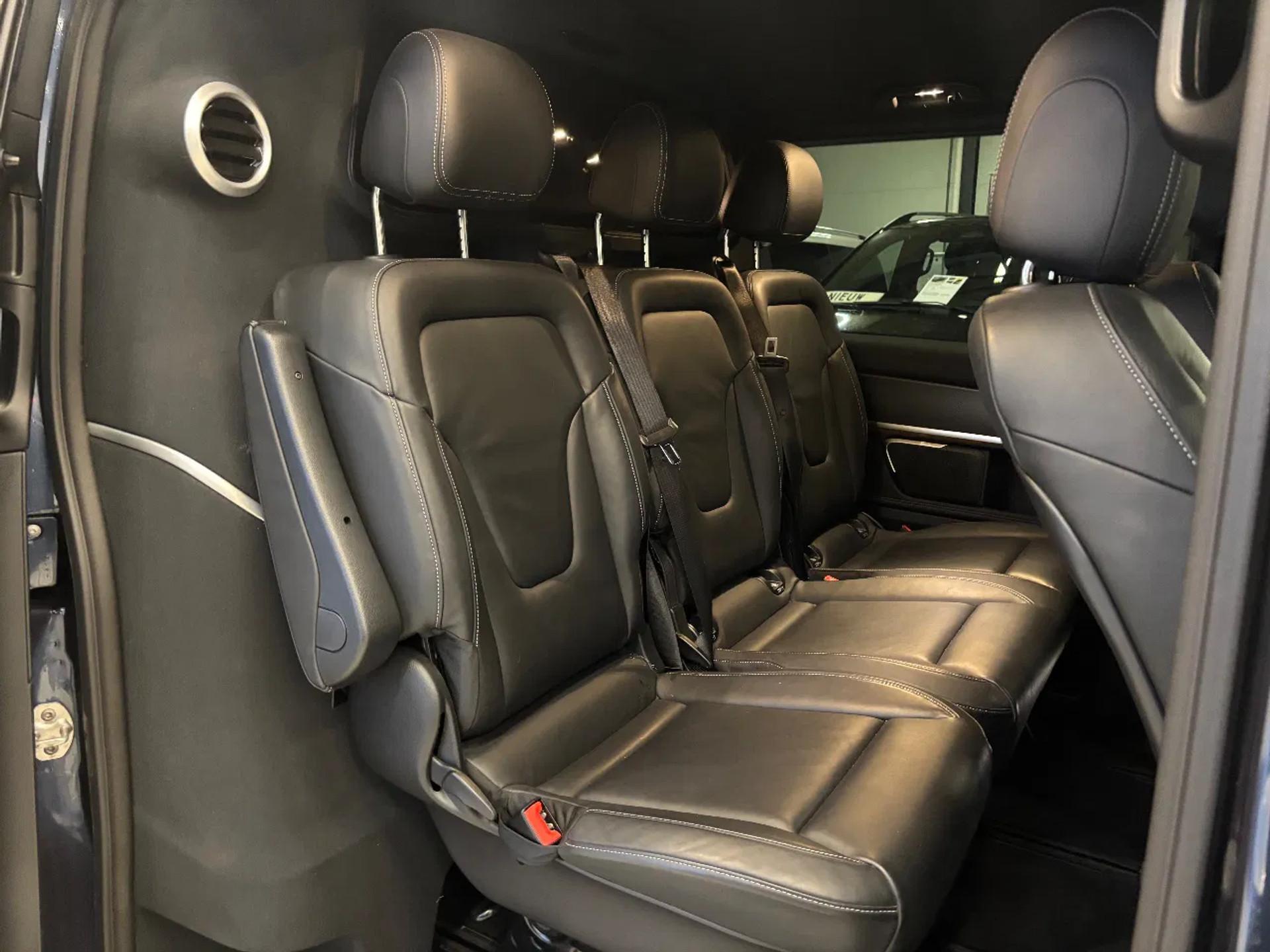 Foto 10 van Mercedes-Benz 300D L2H1 Dubbelcabine Airco Navi Automaat Luchtvering 77.000KM EERSTE EIGENAAR