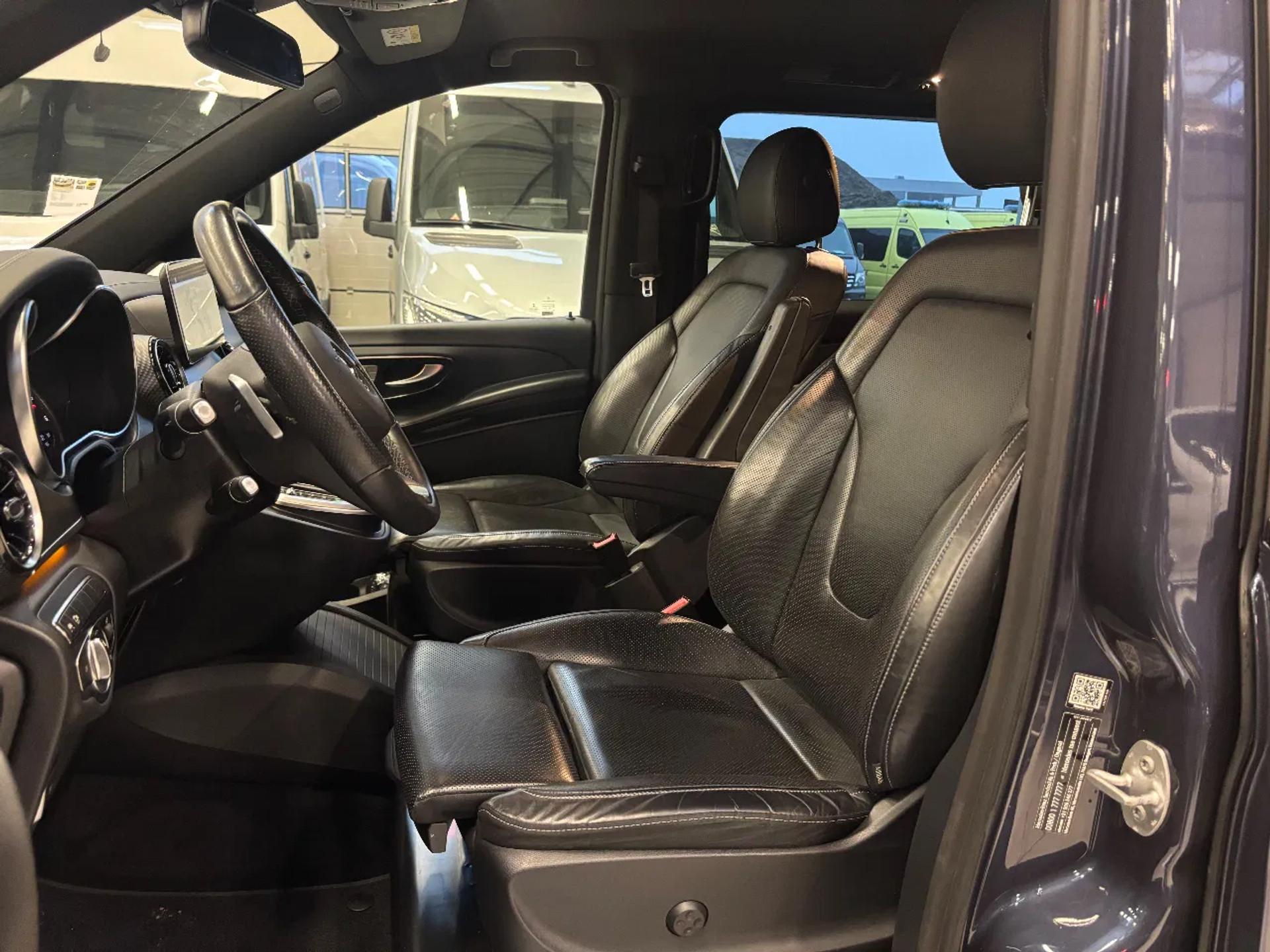 Foto 13 van Mercedes-Benz 300D L2H1 Dubbelcabine Airco Navi Automaat Luchtvering 77.000KM EERSTE EIGENAAR