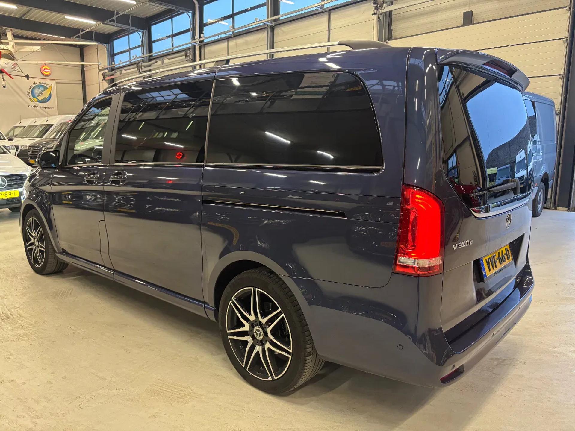 Foto 6 van Mercedes-Benz 300D L2H1 Dubbelcabine Airco Navi Automaat Luchtvering 77.000KM EERSTE EIGENAAR