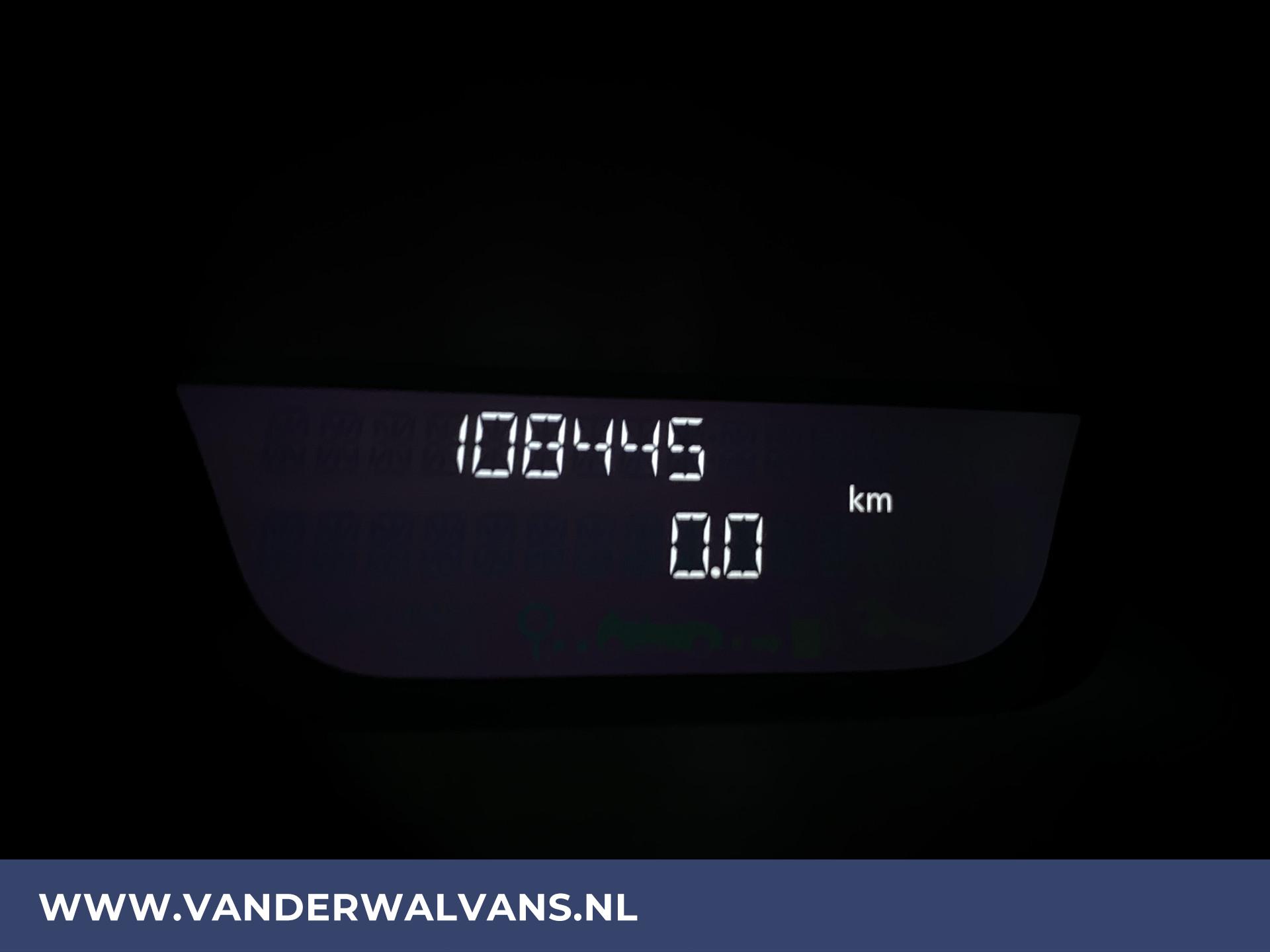 Foto 16 van Renault Trafic 1.6dCi L2H1 Euro6 Airco | Keyless | Imperiaal | Verlengd