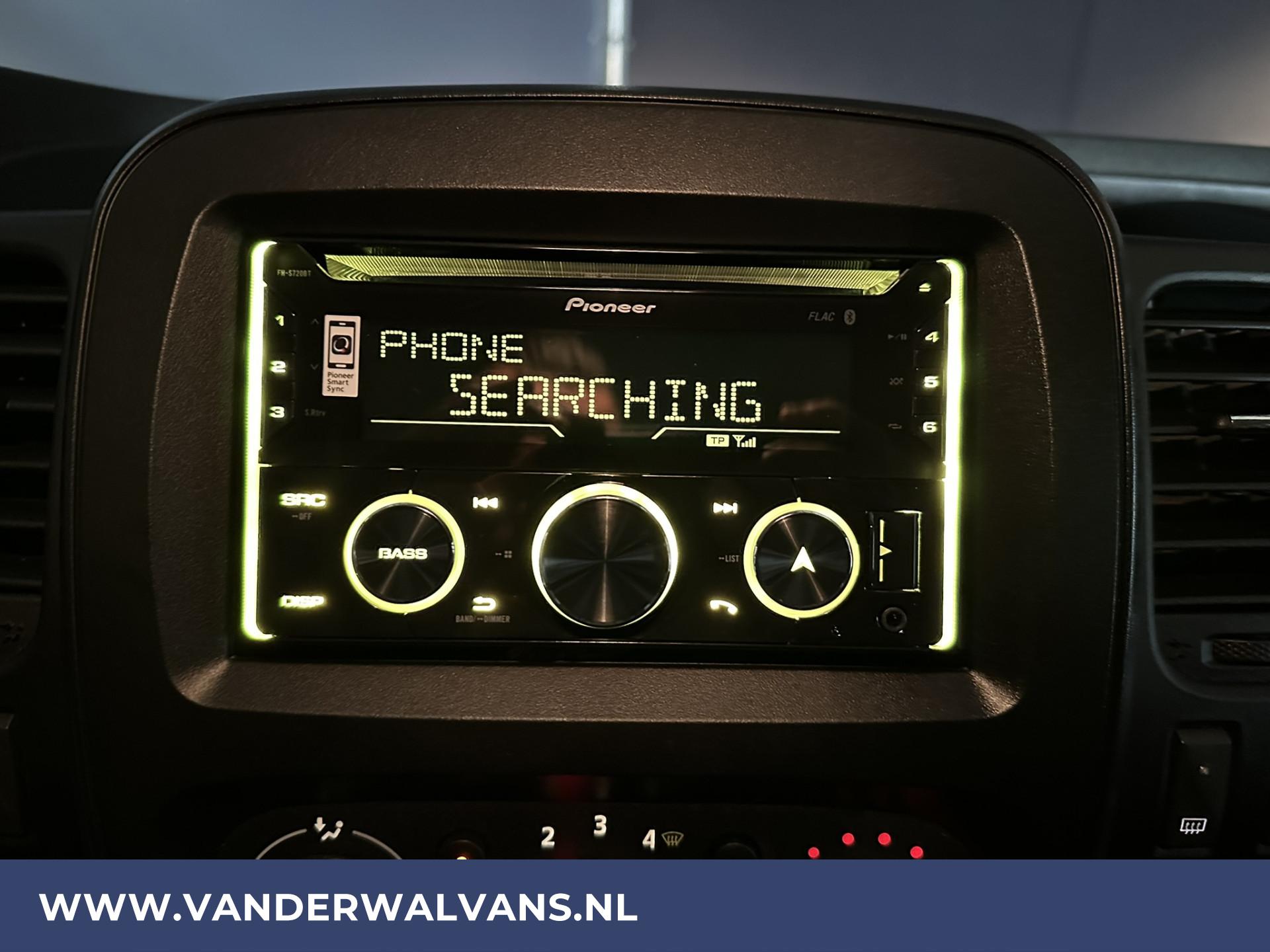 Foto 5 van Renault Trafic 1.6dCi L2H1 Euro6 Airco | Keyless | Imperiaal | Verlengd