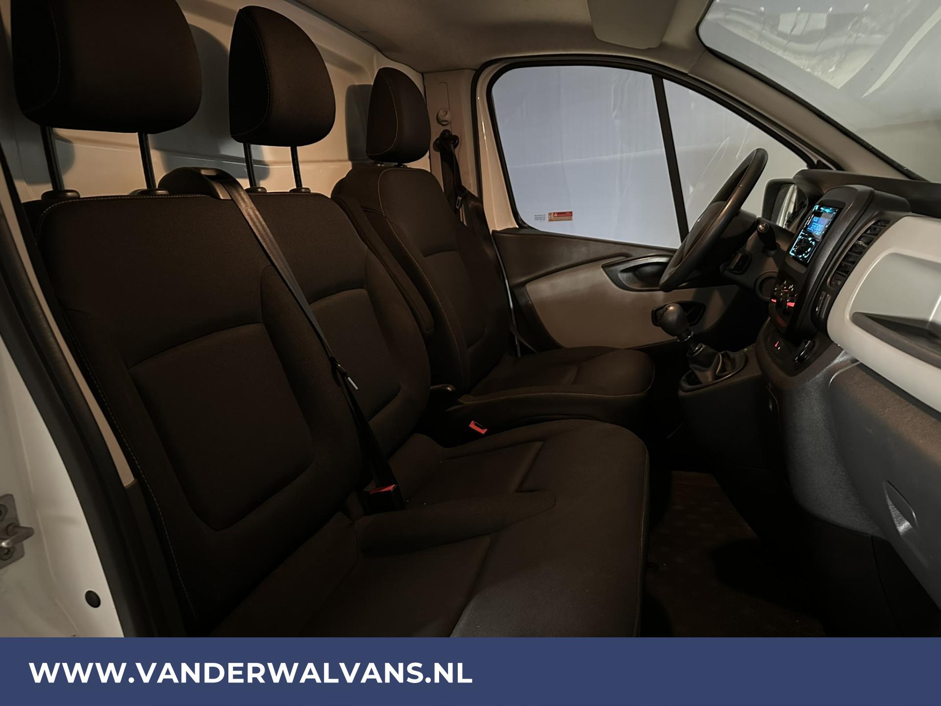 Foto 6 van Renault Trafic 1.6dCi L2H1 Euro6 Airco | Keyless | Imperiaal | Verlengd