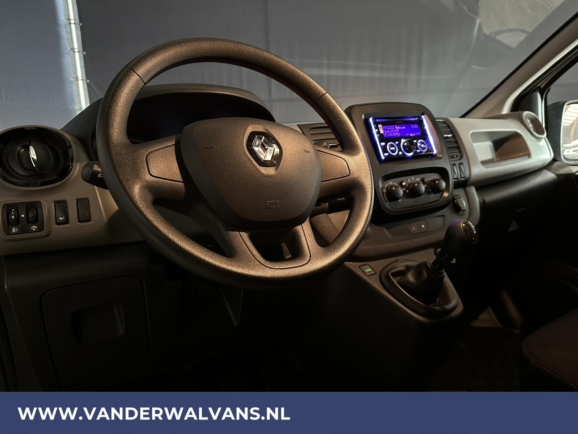 Foto 8 van Renault Trafic 1.6dCi L2H1 Euro6 Airco | Keyless | Imperiaal | Verlengd
