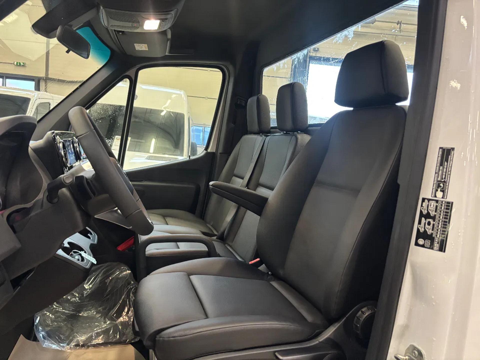 Foto 7 van Mercedes-Benz 317CDI Openlaadbak Automaat Airco Cruisecontrol NIEUW BPM VRIJ
