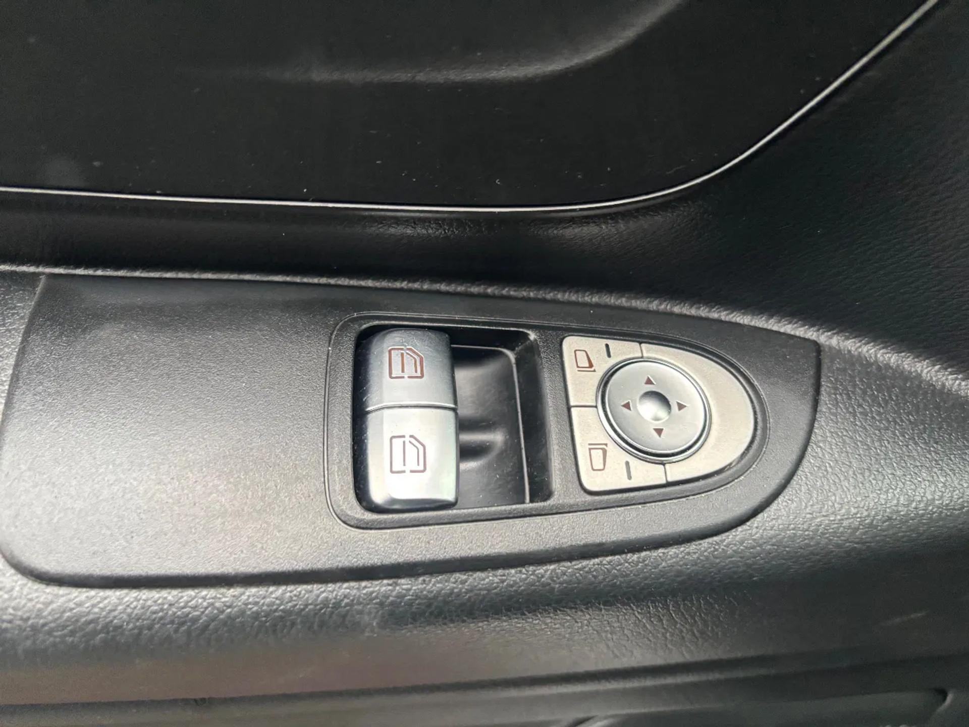 Foto 11 van Mercedes-Benz 116CDI L2H1 Airco Navi Cruisecontrol Trekhaak