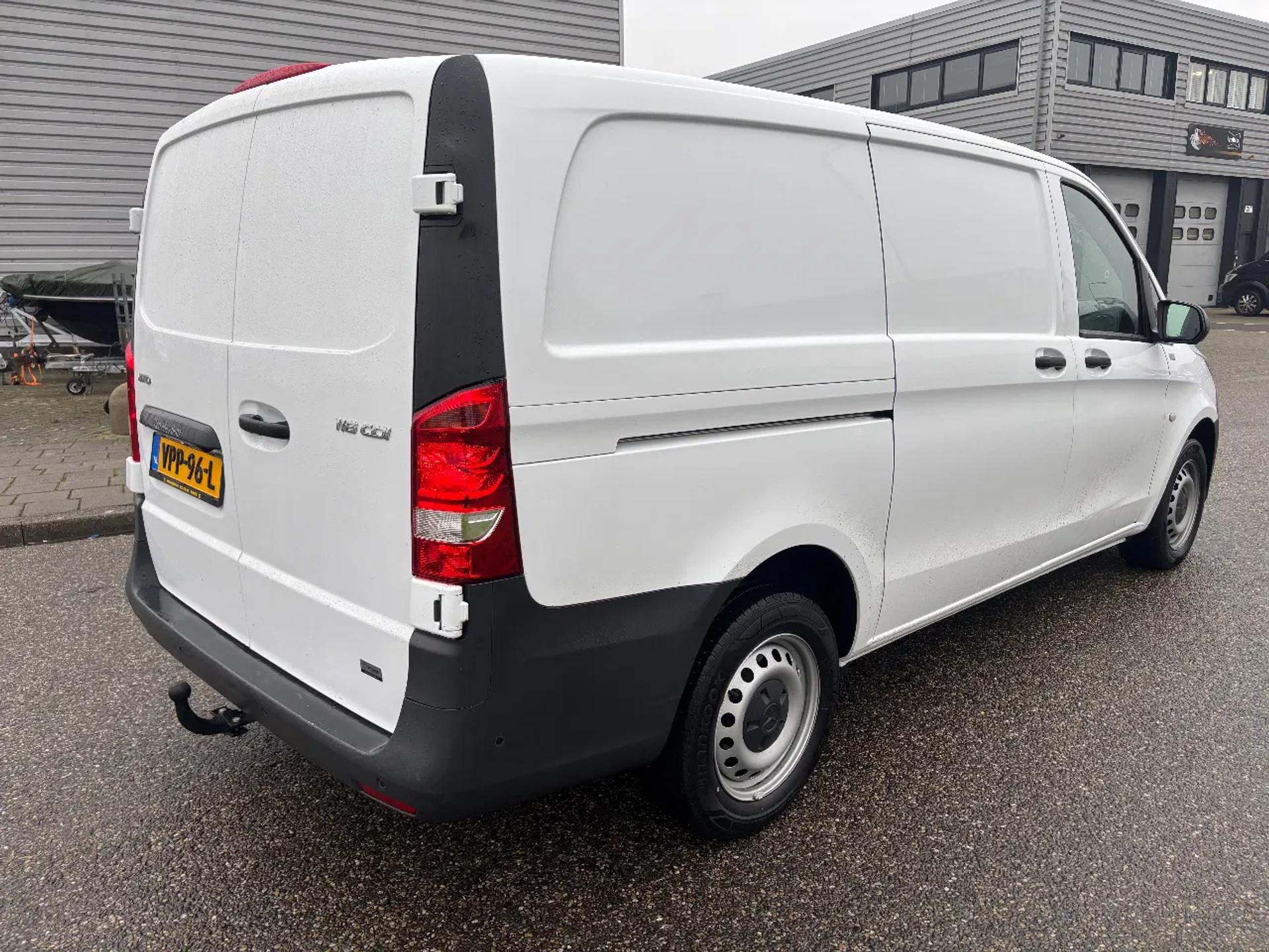 Foto 4 van Mercedes-Benz 116CDI L2H1 Airco Navi Cruisecontrol Trekhaak