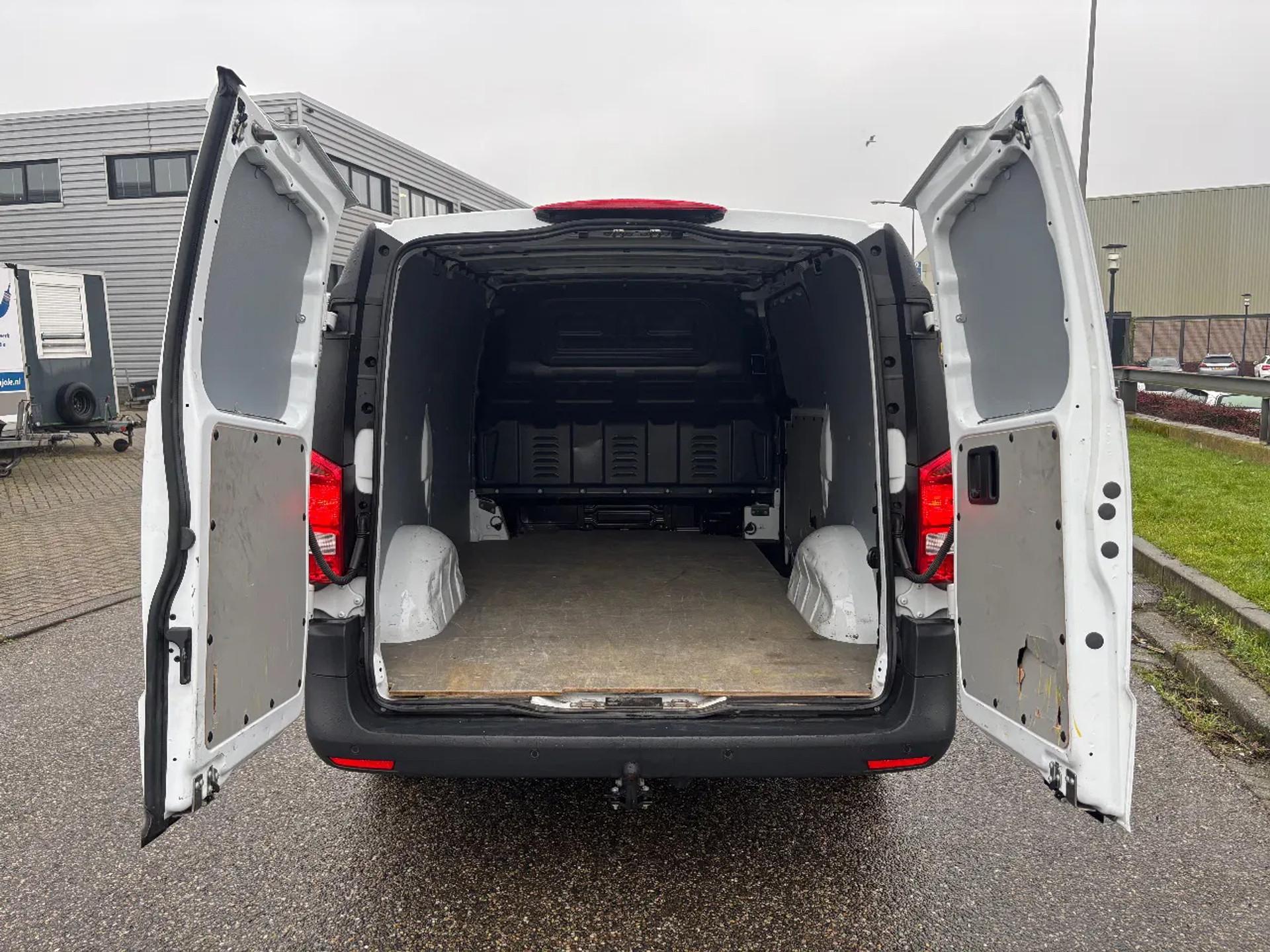 Foto 7 van Mercedes-Benz 116CDI L2H1 Airco Navi Cruisecontrol Trekhaak
