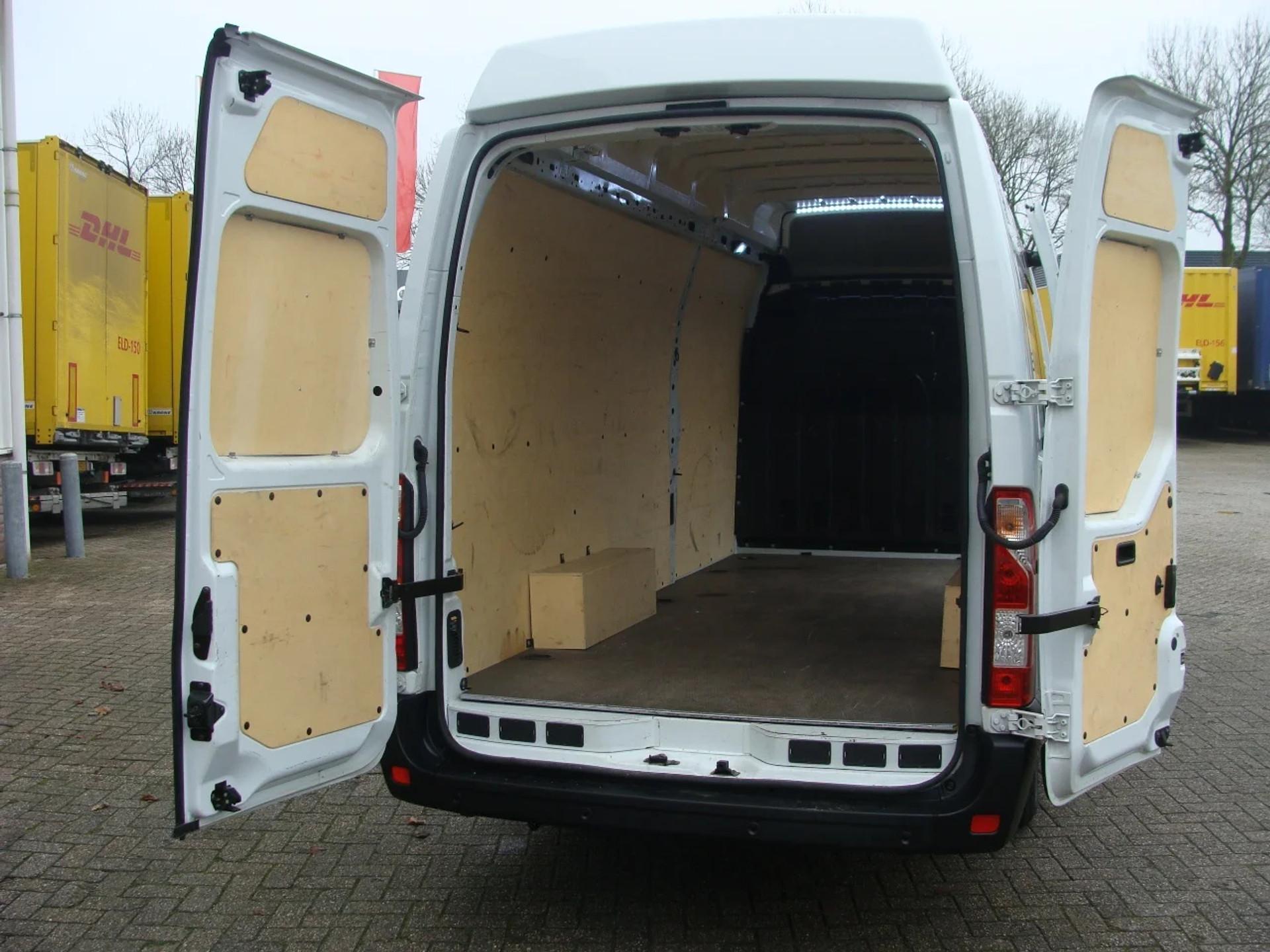 Foto 6 van Renault Master 145.35 L4H3 GESLOTEN - EURO 6 - VHH-42-K