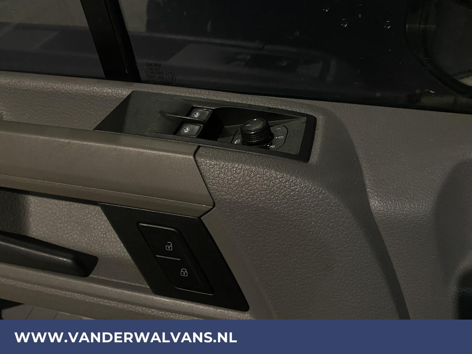 Foto 16 van Volkswagen Crafter 35 2.0TDI 140pk L5H4 (L4H3) XXL Euro6 Airco | Apple carplay