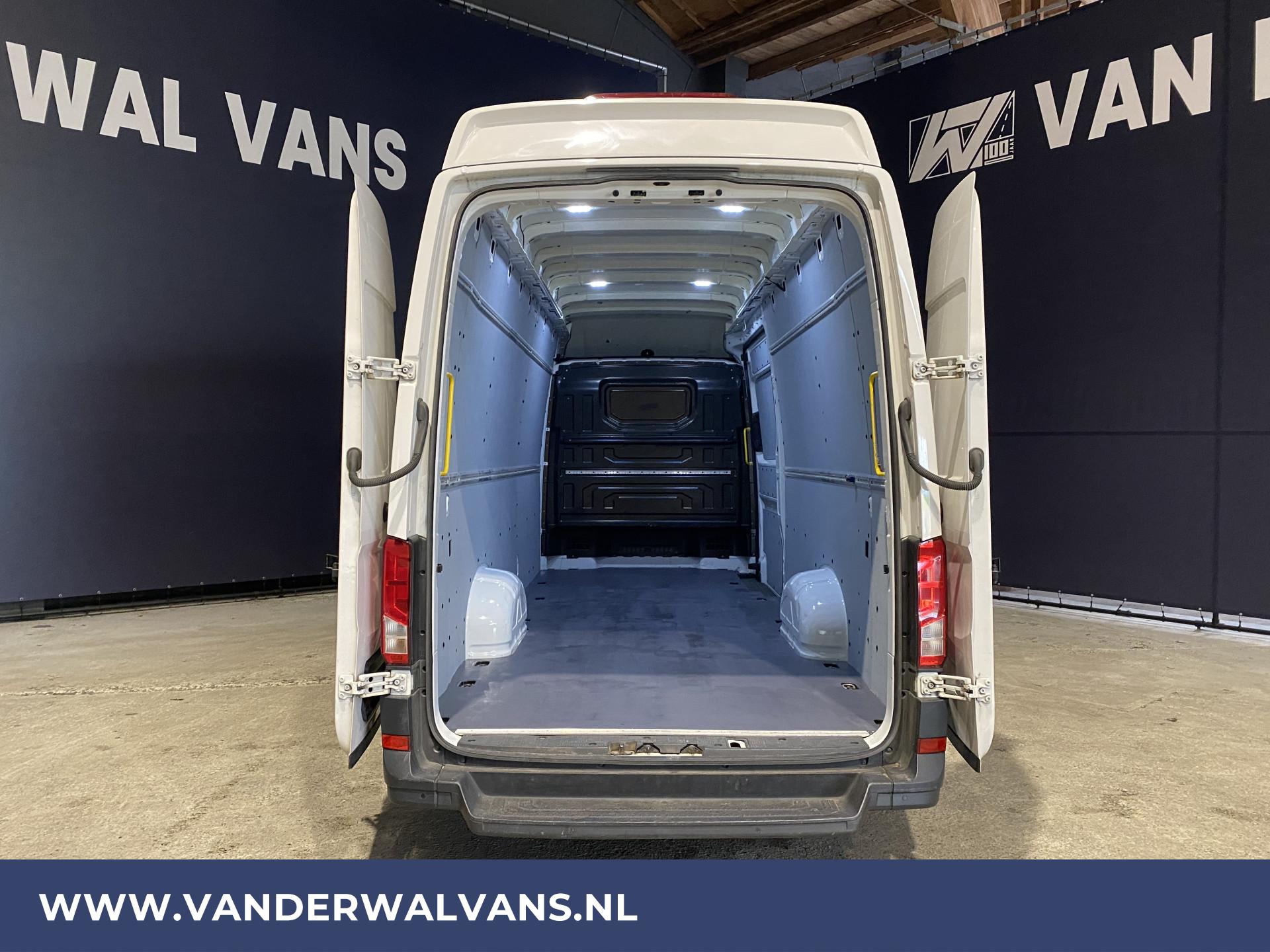 Foto 3 van Volkswagen Crafter 35 2.0TDI 140pk L5H4 (L4H3) XXL Euro6 Airco | Apple carplay