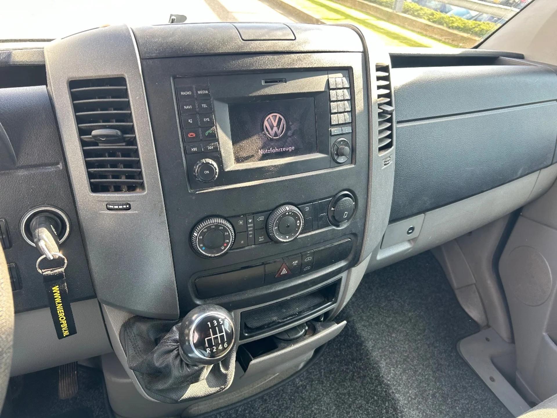 Foto 14 van Volkswagen Crafter 2.0TDI L1H1 Airco Cruisecontrol Trekhaak