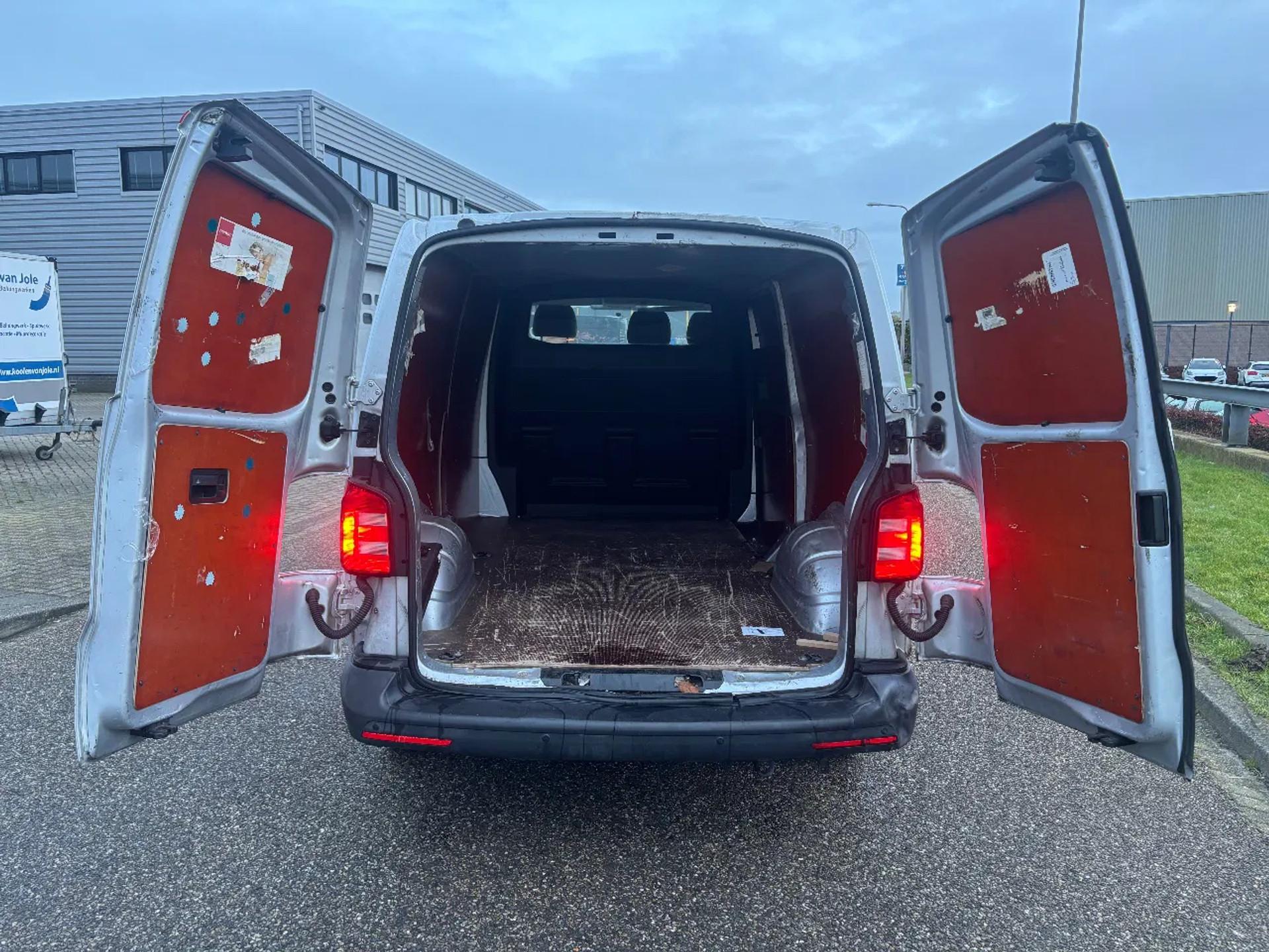 Foto 6 van Volkswagen 2.0TDI L2H1 Airco Navi 3 Zits