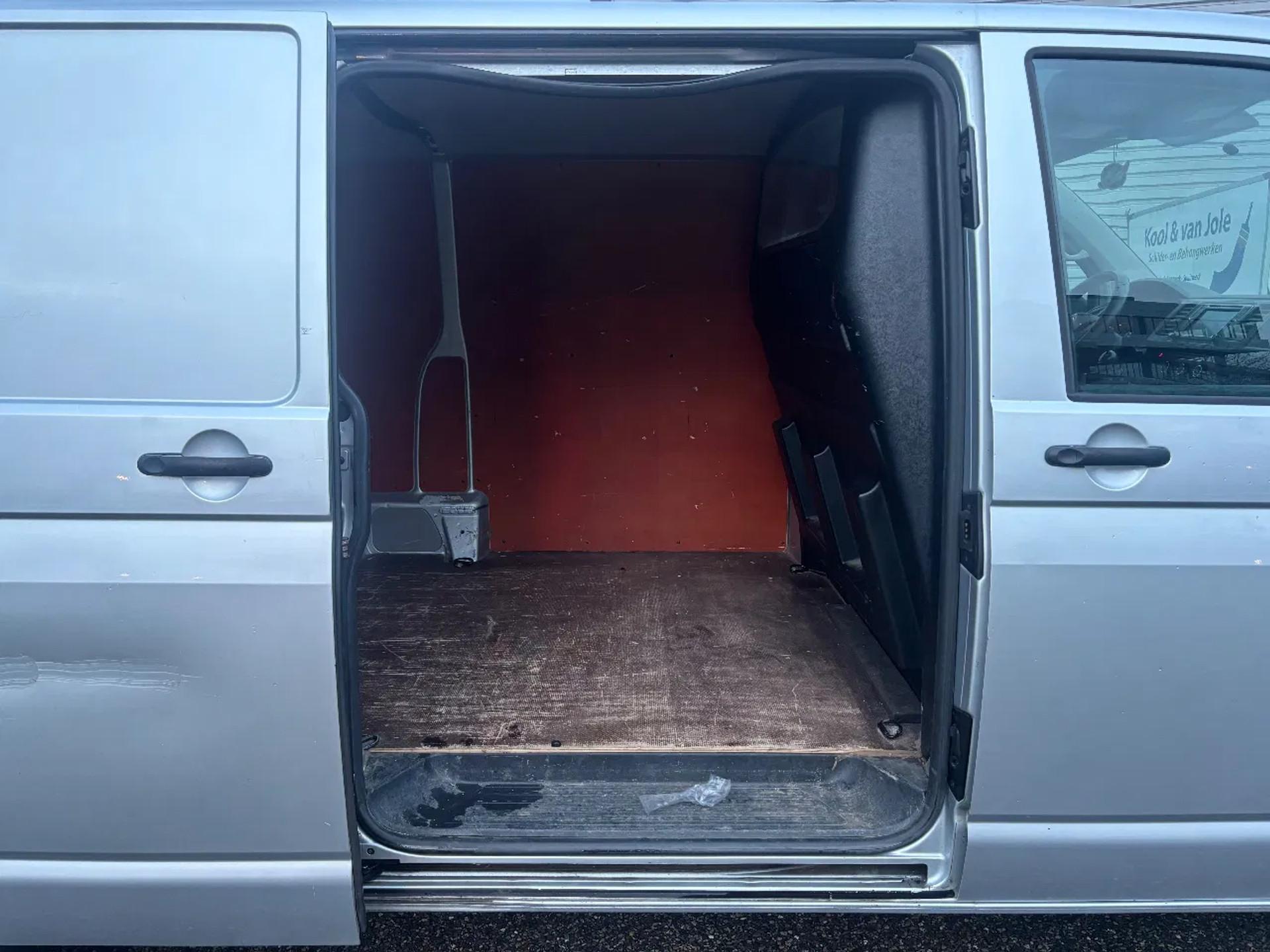 Foto 8 van Volkswagen 2.0TDI L2H1 Airco Navi 3 Zits