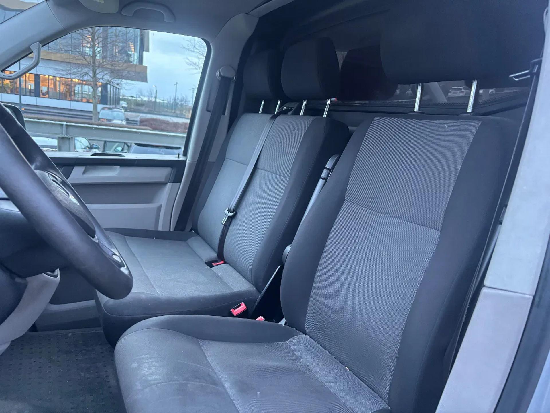 Foto 9 van Volkswagen 2.0TDI L2H1 Airco Navi 3 Zits