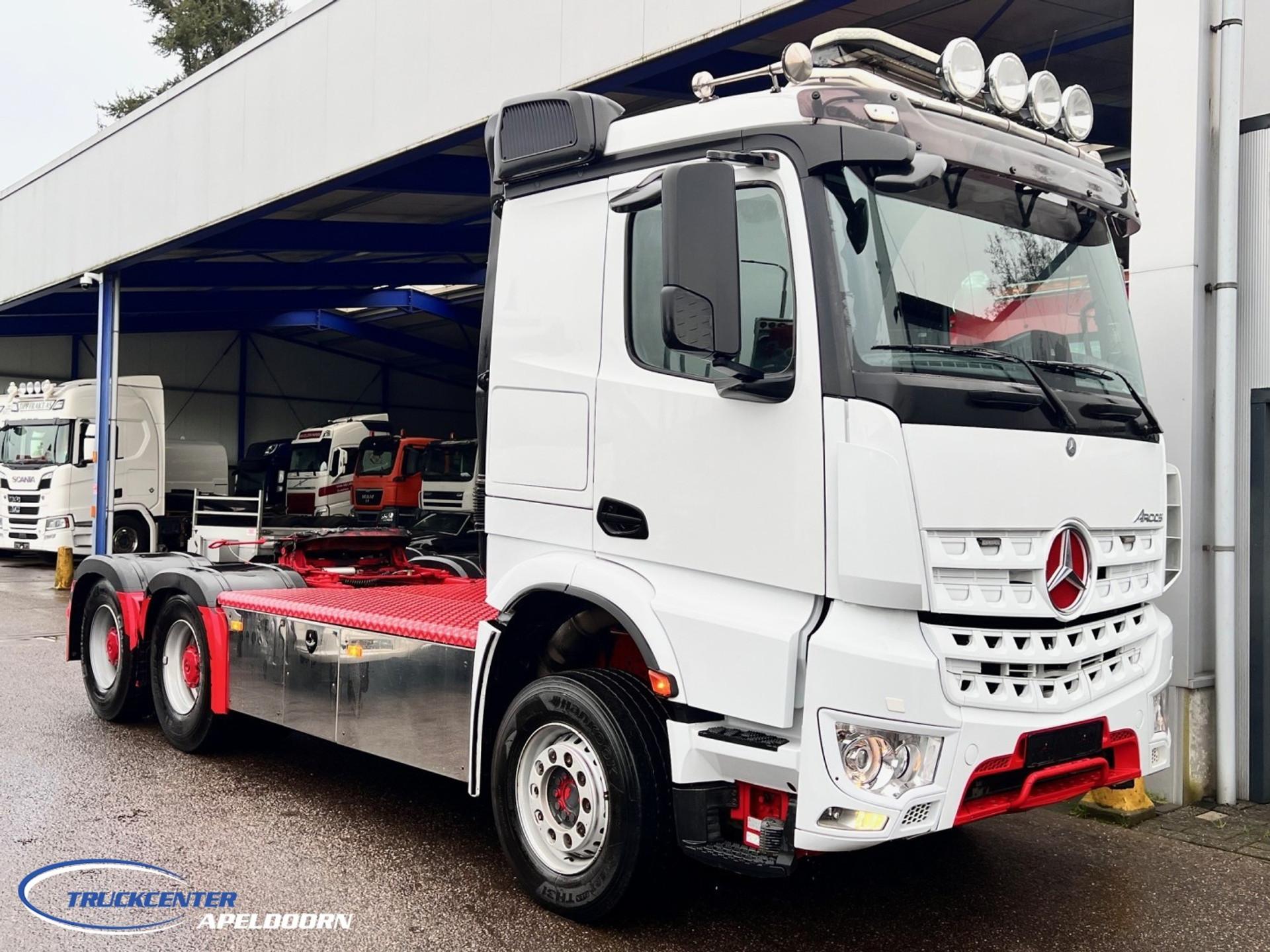 Foto 1 van Mercedes-Benz Arocs 3351