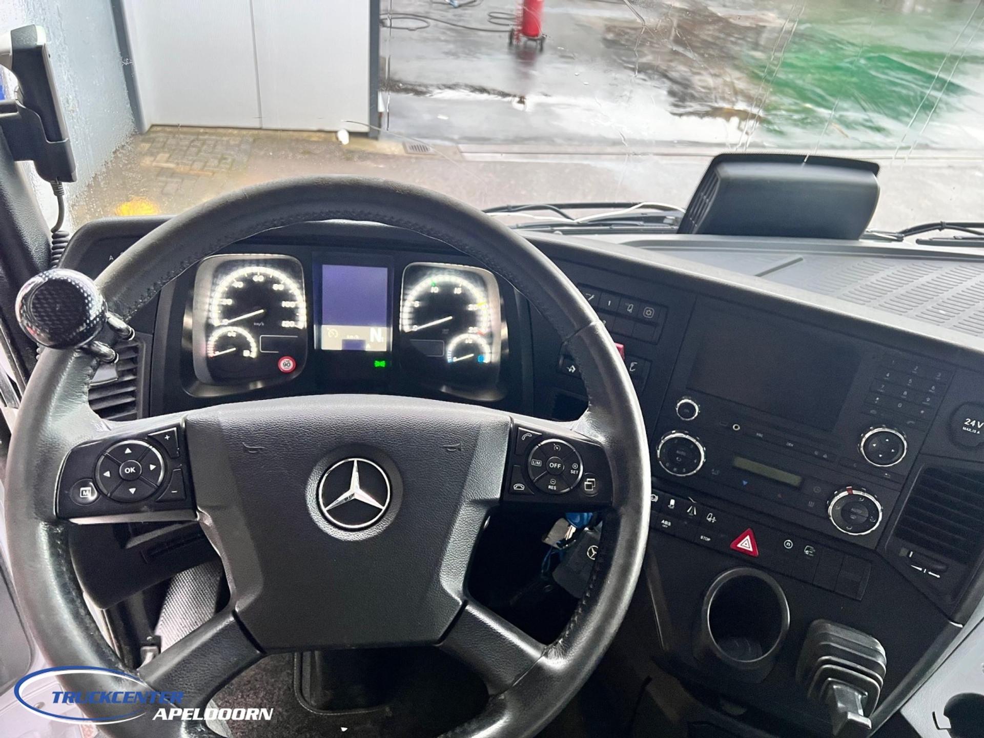 Foto 10 van Mercedes-Benz Arocs 3351