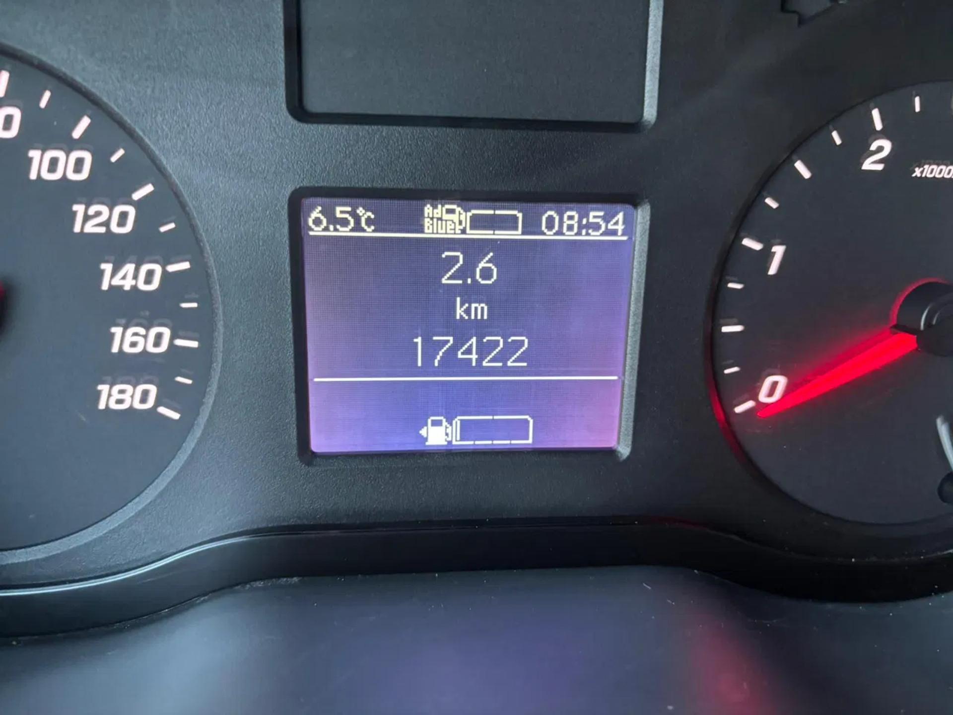 Foto 12 van Mercedes-Benz 317CDI Dubbelcabine Openlaadbak Airco 3500KG Trekhaak 174.00KM BPM VRIJ 10 x op voorraad