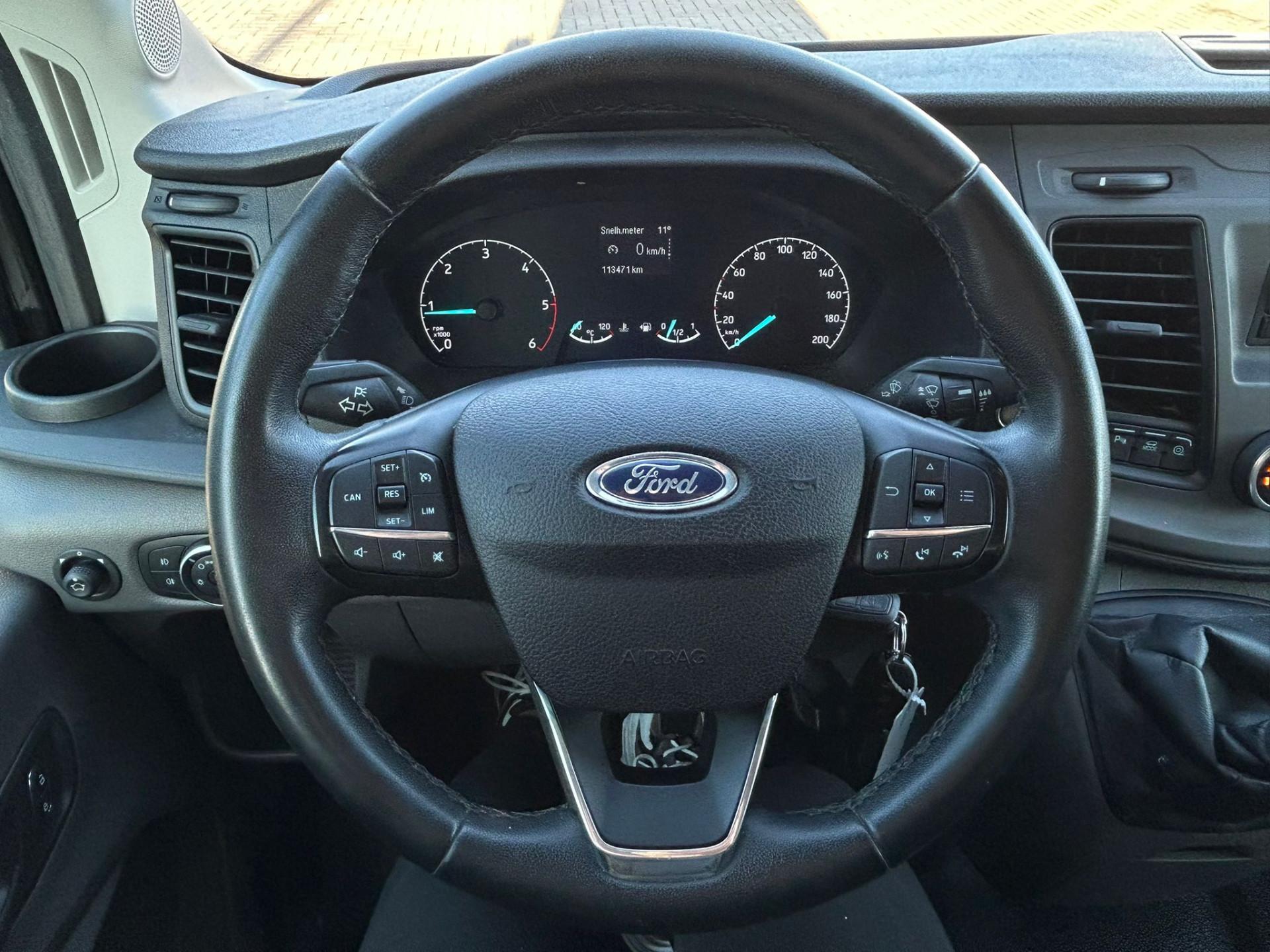 Foto 6 van Ford 2.0 TDCI 108 PK EURO 6 / L2H2 / TREND / 1e EIG. / IMPERIAAL / 2.45 TONS TREKHAAK / AIRCO / CRUISE / 3-ZITS