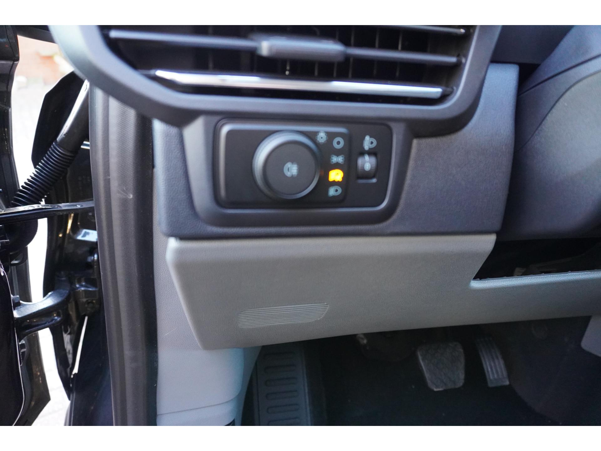Foto 30 van Ford 320L 2.0 TDCI 170PK L2H1 Limited DubbelCabine Automaat Schuifdeur L/R