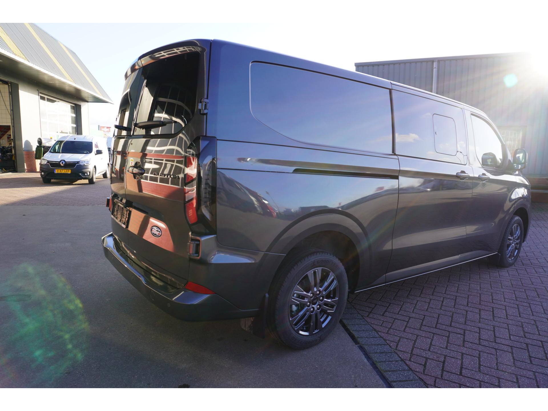 Foto 4 van Ford 320L 2.0 TDCI 170PK L2H1 Limited DubbelCabine Automaat Schuifdeur L/R