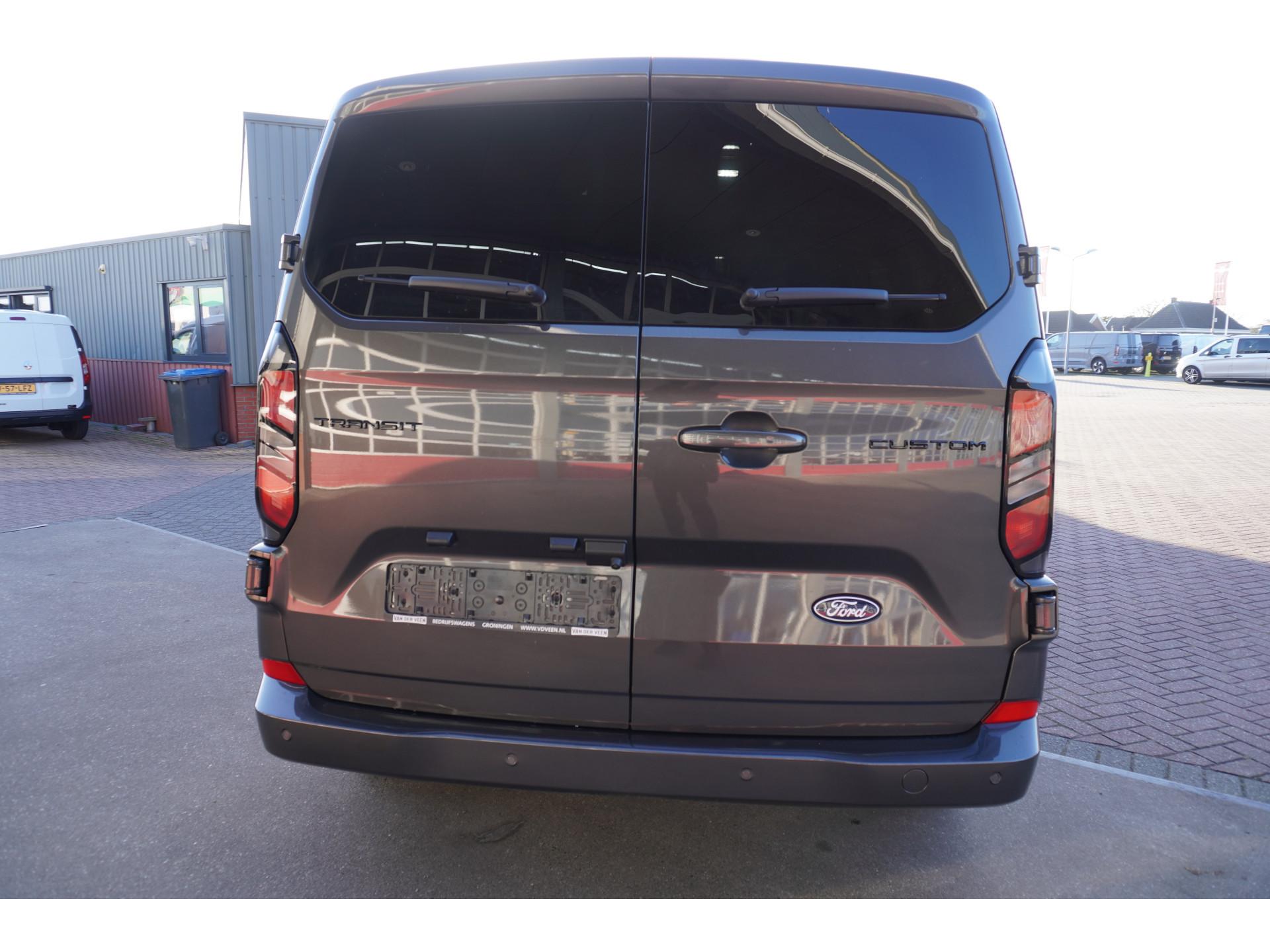 Foto 7 van Ford 320L 2.0 TDCI 170PK L2H1 Limited DubbelCabine Automaat Schuifdeur L/R