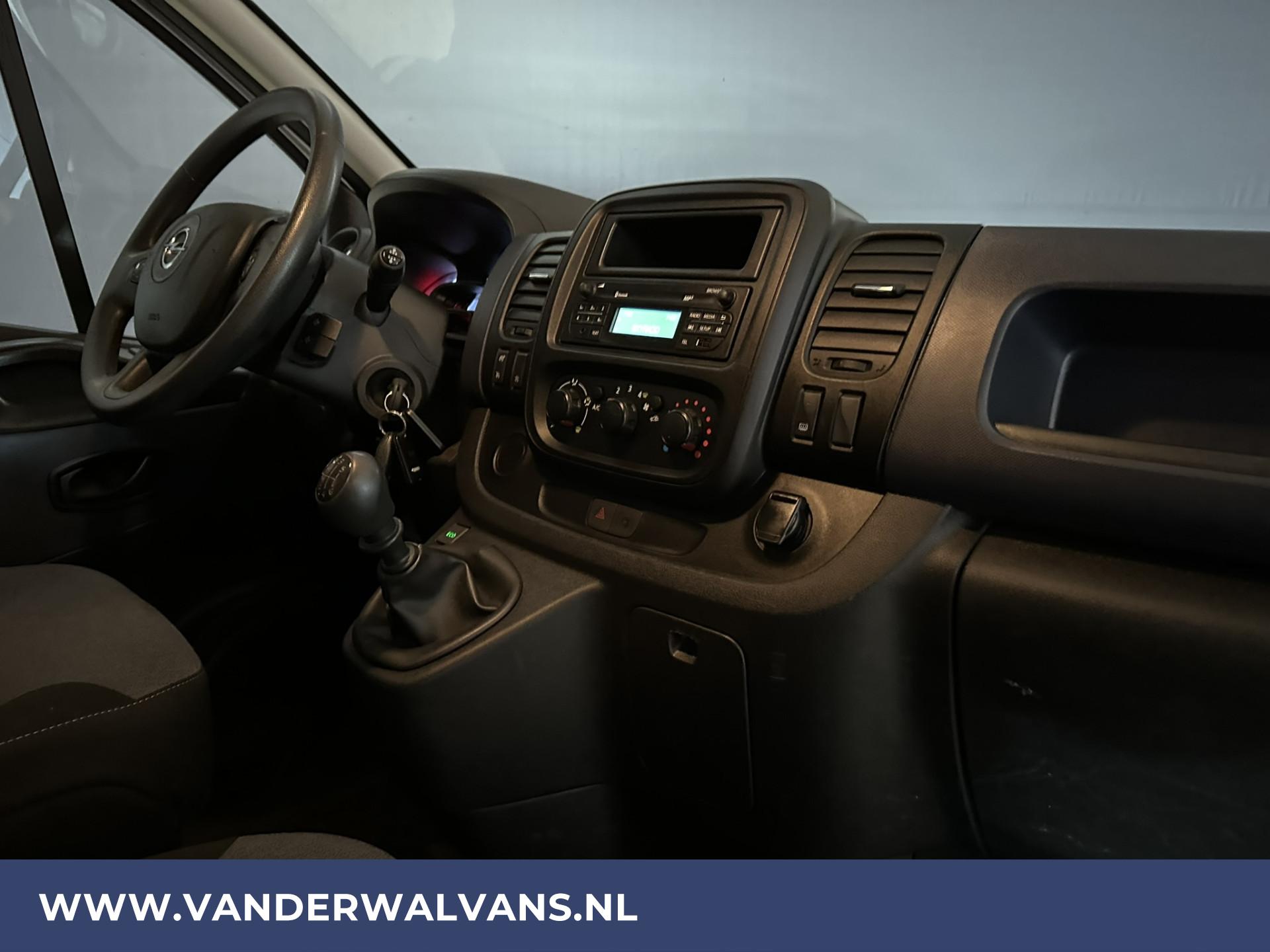 Foto 13 van Opel Vivaro 1.6 CDTI 125pk L1H1 Euro6 Airco | Imperiaal | Trekhaak | Cruisecontrol