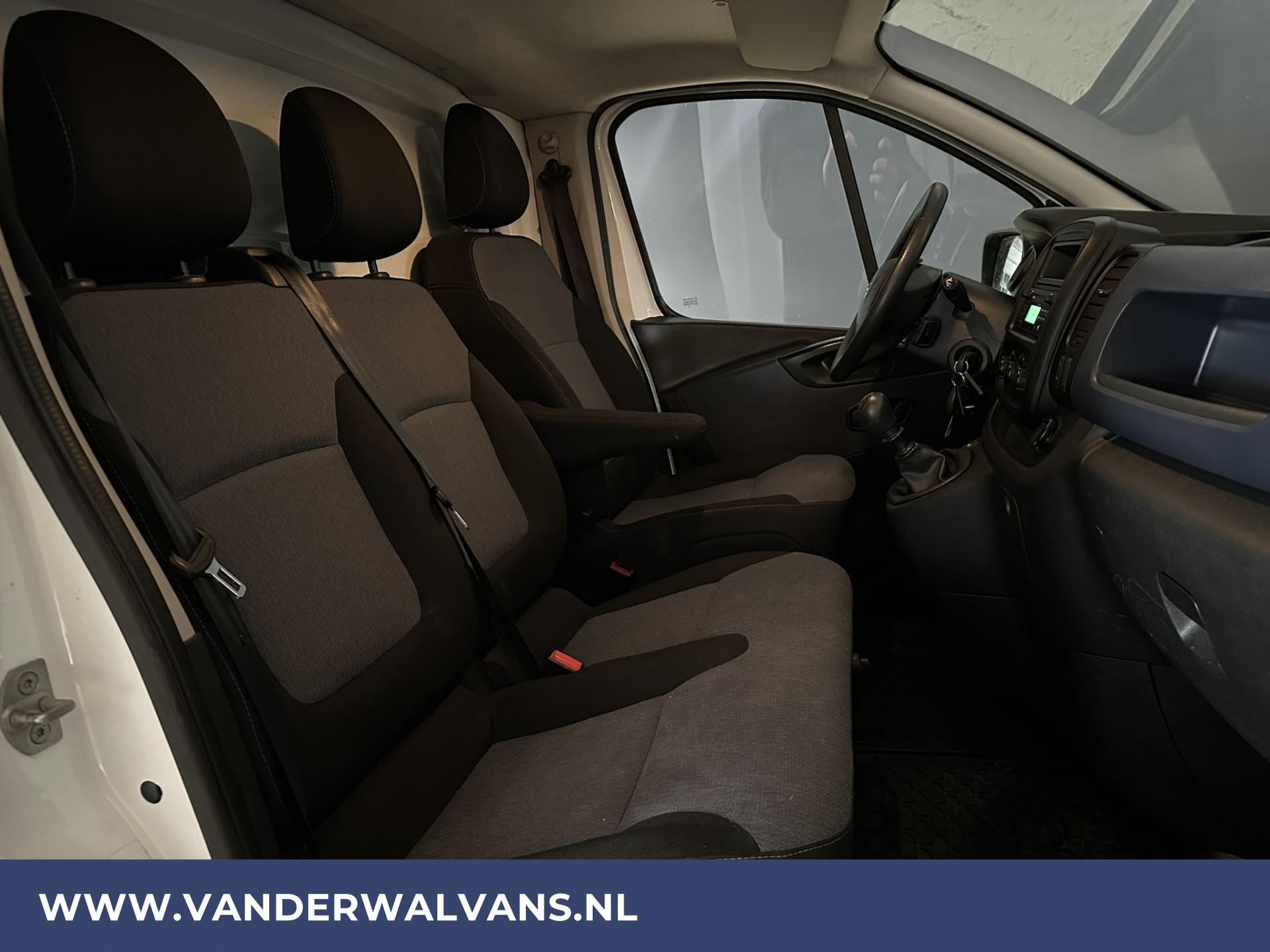 Foto 8 van Opel Vivaro 1.6 CDTI 125pk L1H1 Euro6 Airco | Imperiaal | Trekhaak | Cruisecontrol