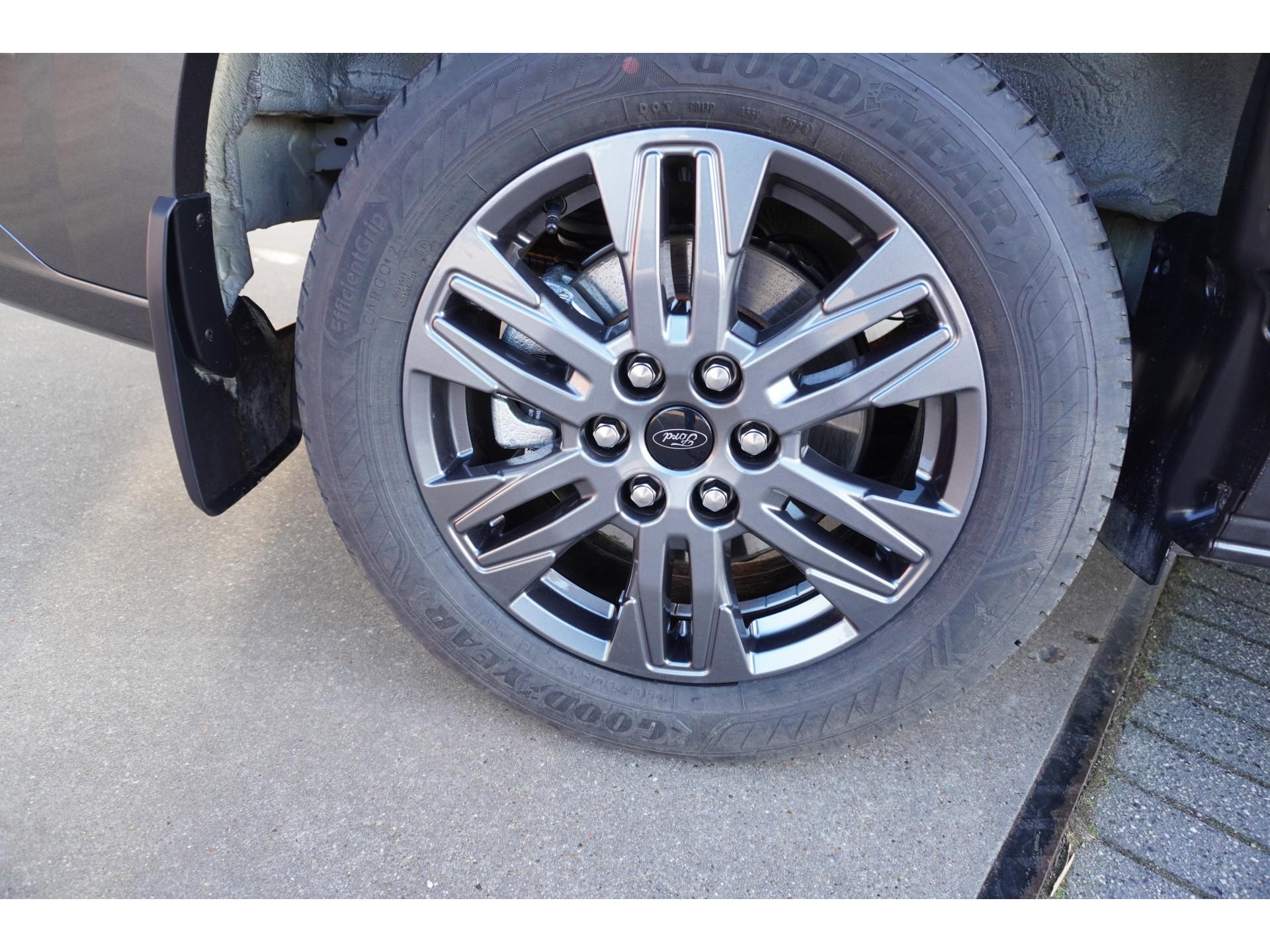 Foto 12 van Ford 320L 2.0 TDCI 170PK L2H1 Limited DubbelCabine Automaat Schuifdeur L/R