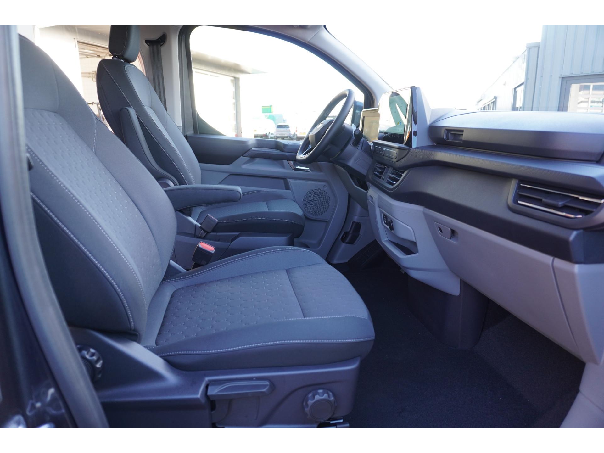 Foto 22 van Ford 320L 2.0 TDCI 170PK L2H1 Limited DubbelCabine Automaat Schuifdeur L/R