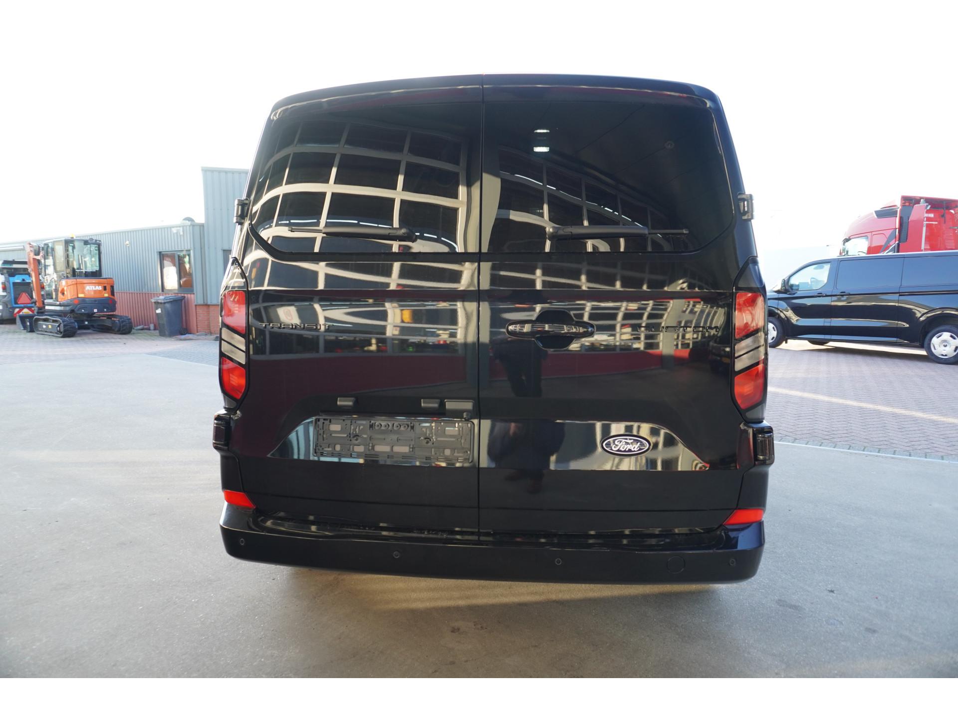 Foto 6 van Ford 320L 2.0 TDCI 170PK L2H1 Limited DubbelCabine Automaat Schuifdeur L/R