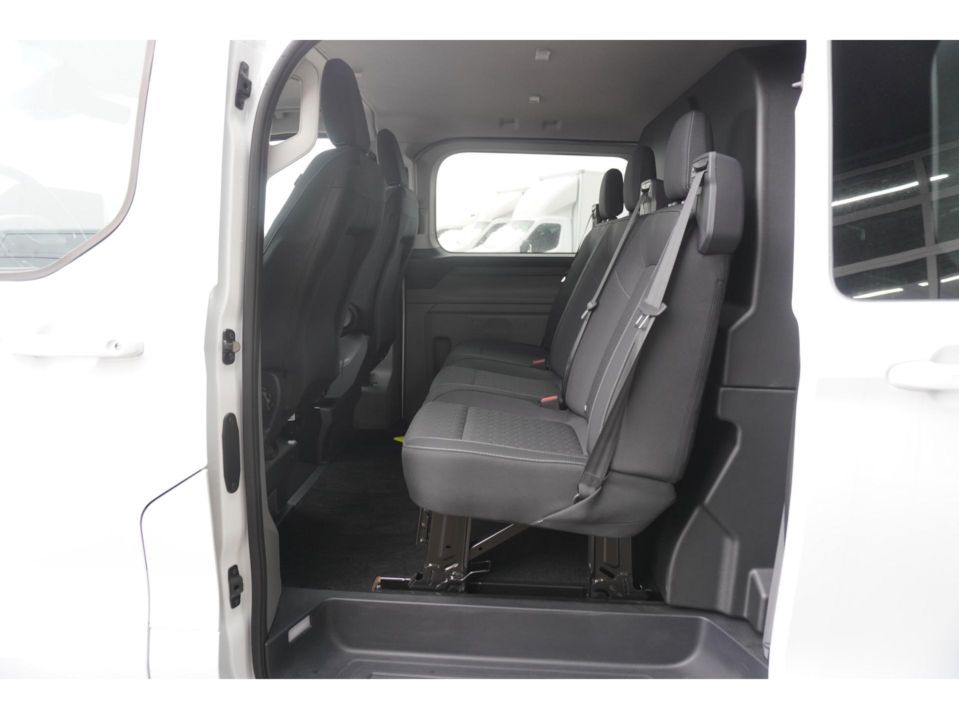 Foto 26 van Ford 320L 2.0 TDCI 170PK L2H1 Limited DubbelCabine Automaat Schuifdeur L/R
