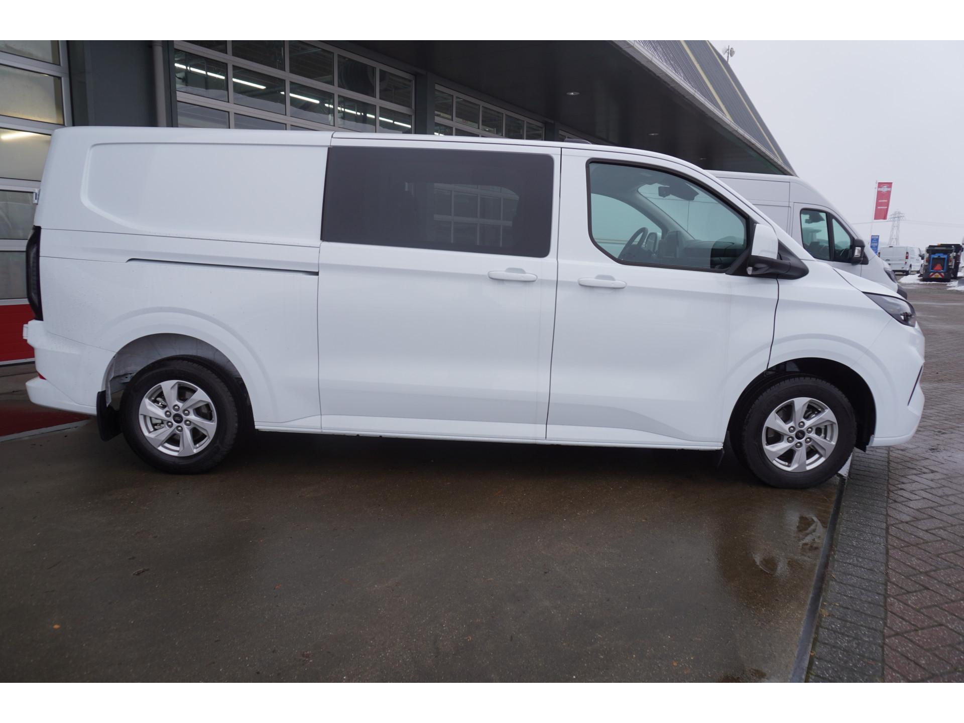 Foto 3 van Ford 320L 2.0 TDCI 170PK L2H1 Limited DubbelCabine Automaat Schuifdeur L/R