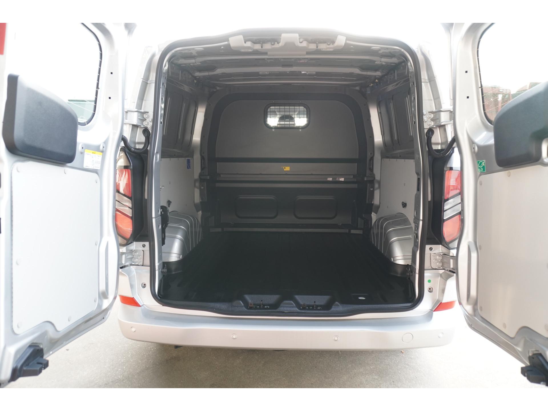 Foto 13 van Ford 320L 2.0 TDCI 170PK L2H1 Limited DubbelCabine Automaat Schuifdeur L/R