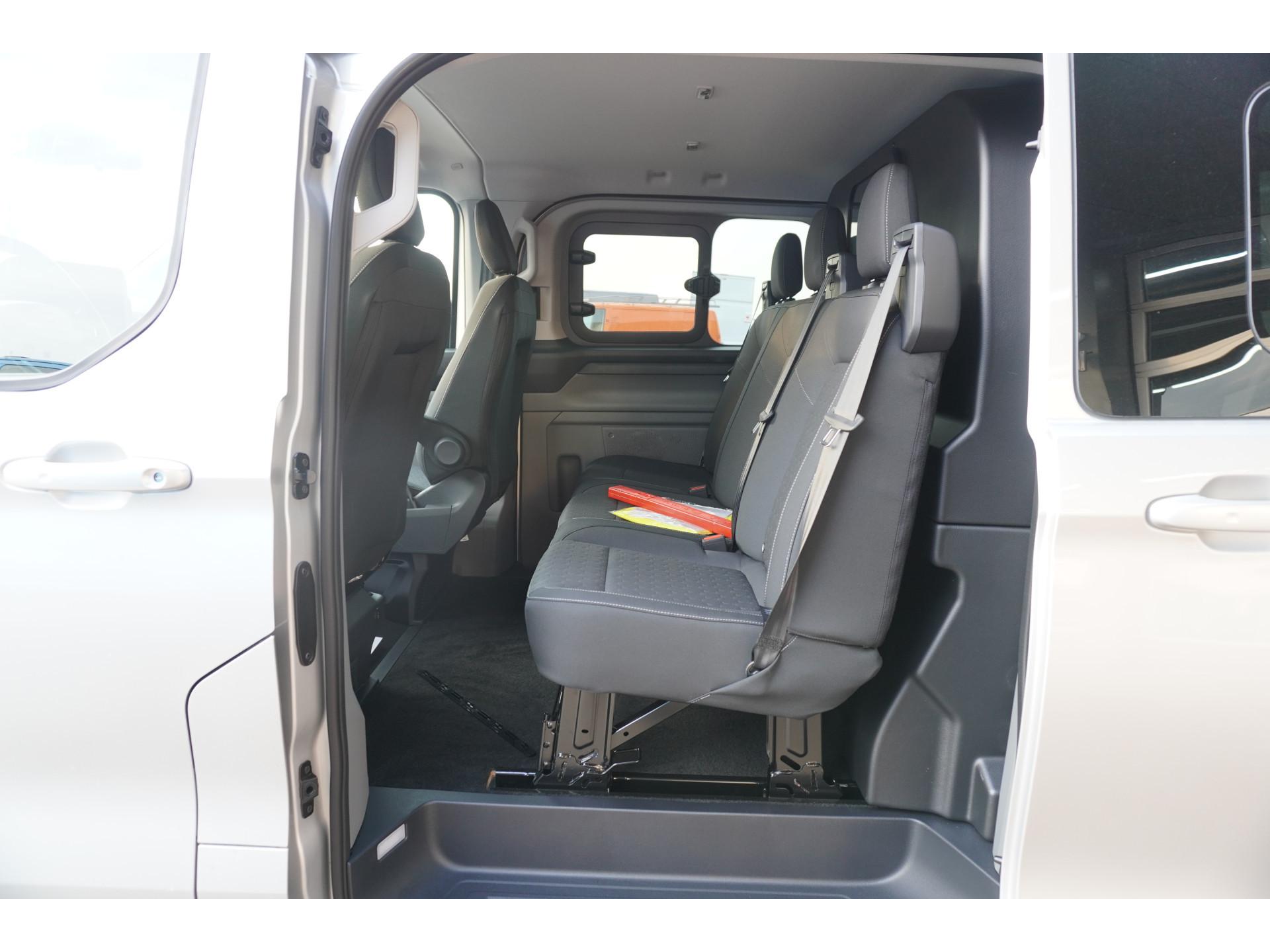 Foto 25 van Ford 320L 2.0 TDCI 170PK L2H1 Limited DubbelCabine Automaat Schuifdeur L/R