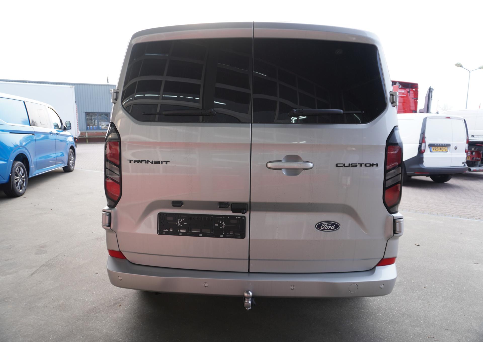Foto 6 van Ford 320L 2.0 TDCI 170PK L2H1 Limited DubbelCabine Automaat Schuifdeur L/R