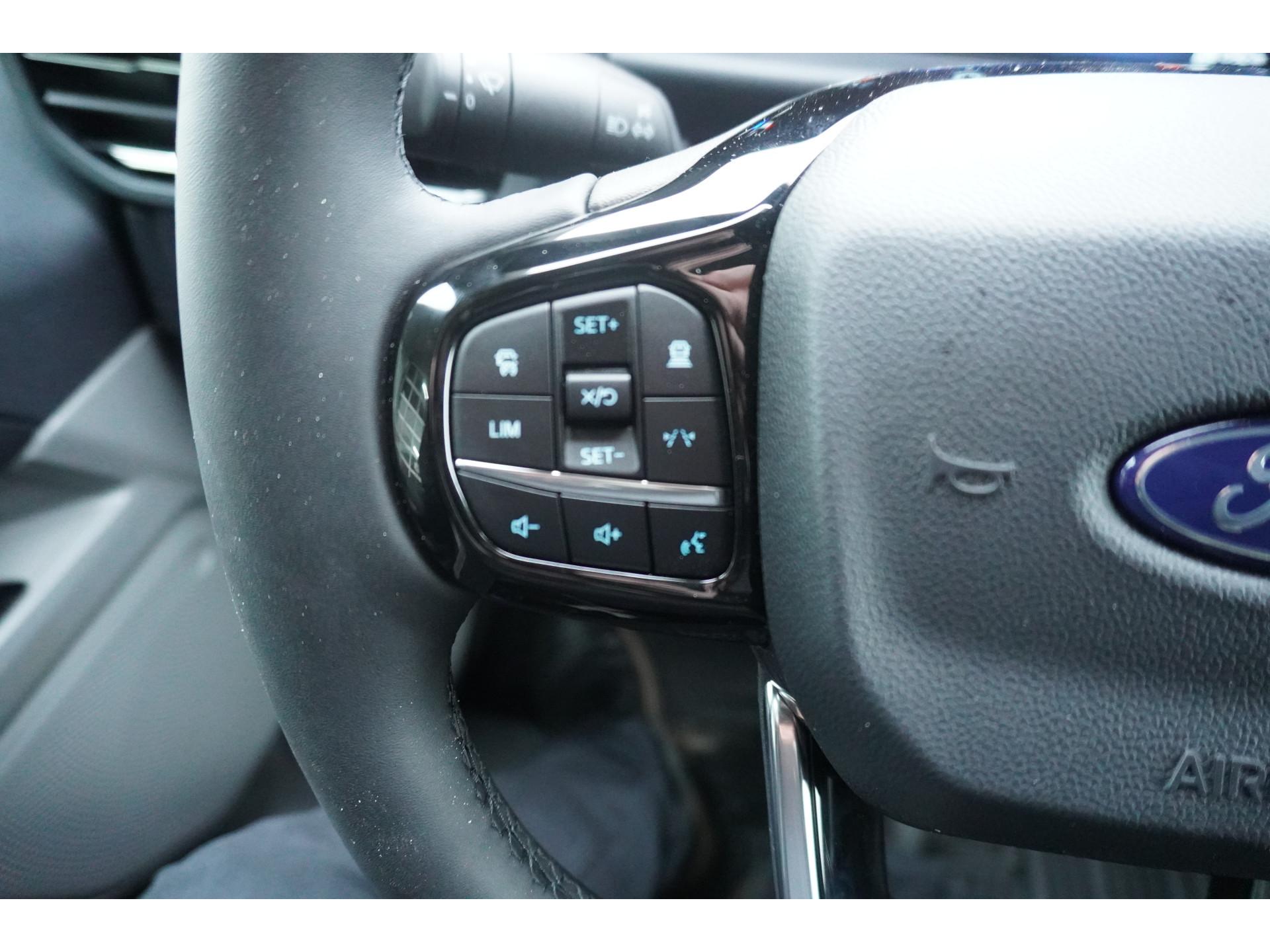 Foto 22 van Ford 320L 2.0 TDCI 170PK L2H1 Limited DubbelCabine Automaat