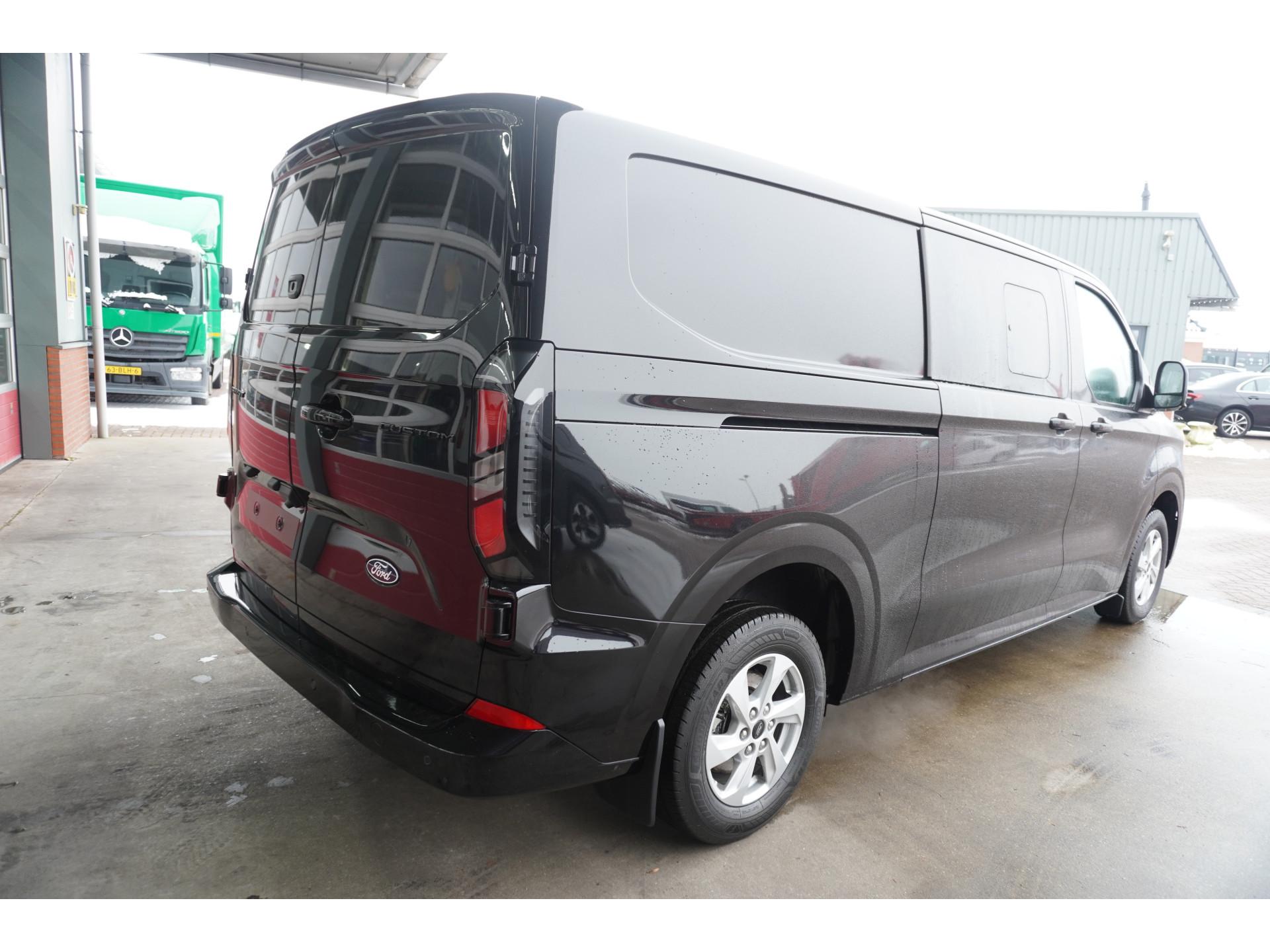 Foto 4 van Ford 320L 2.0 TDCI 170PK L2H1 Limited DubbelCabine Automaat