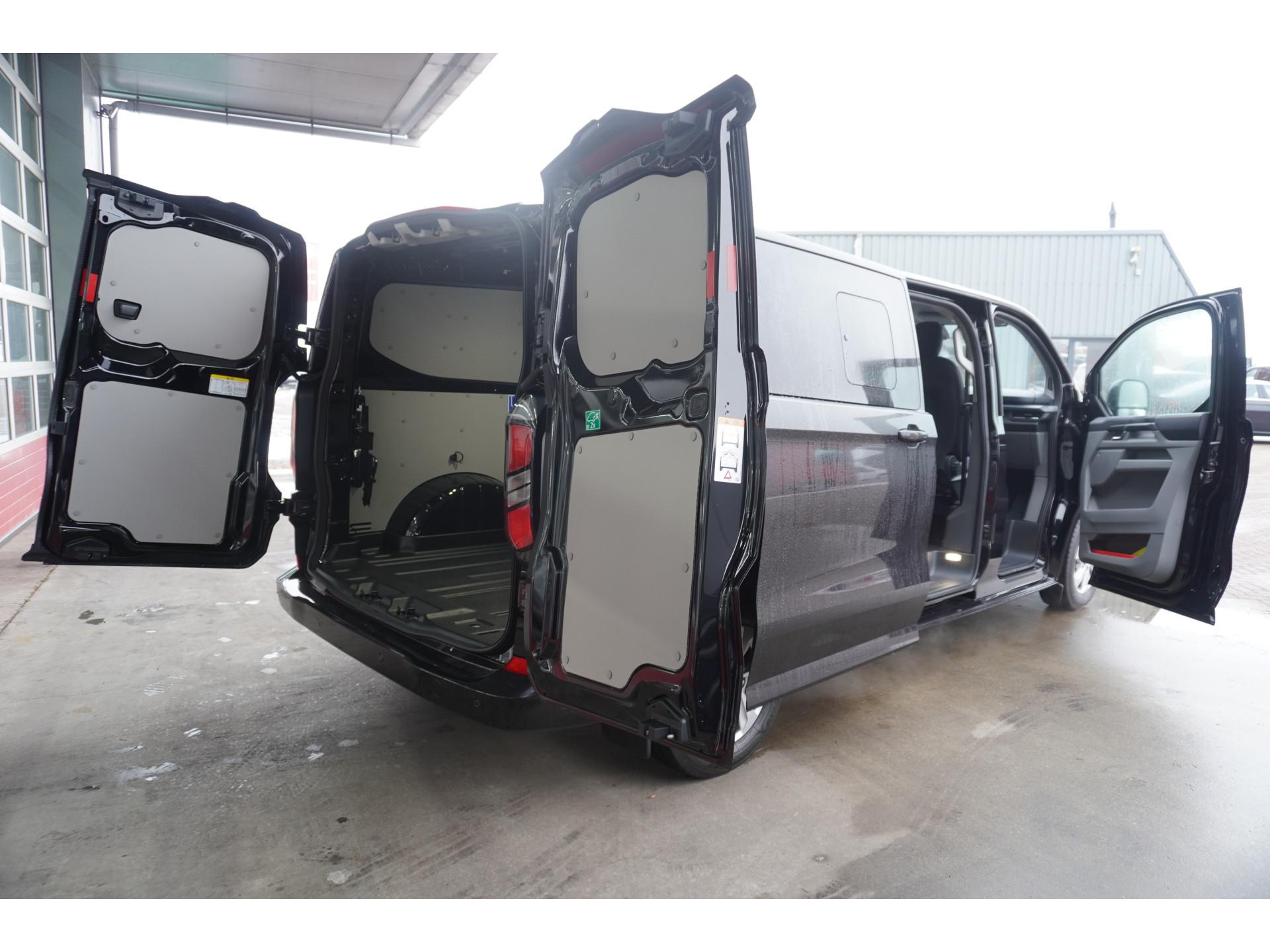Foto 5 van Ford 320L 2.0 TDCI 170PK L2H1 Limited DubbelCabine Automaat