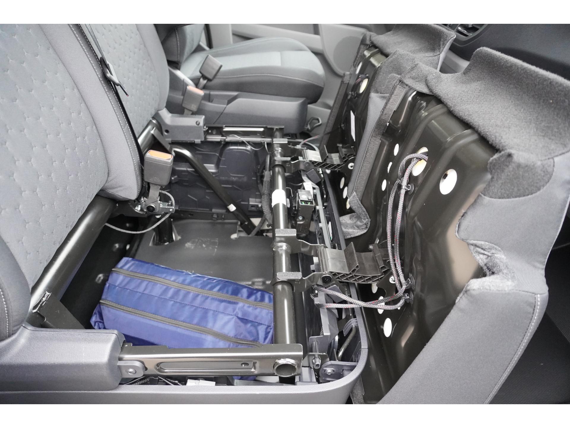 Foto 17 van Ford 320 2.0 TDCI 170PK L2H1 Limited Automaat Schuifdeur L/R