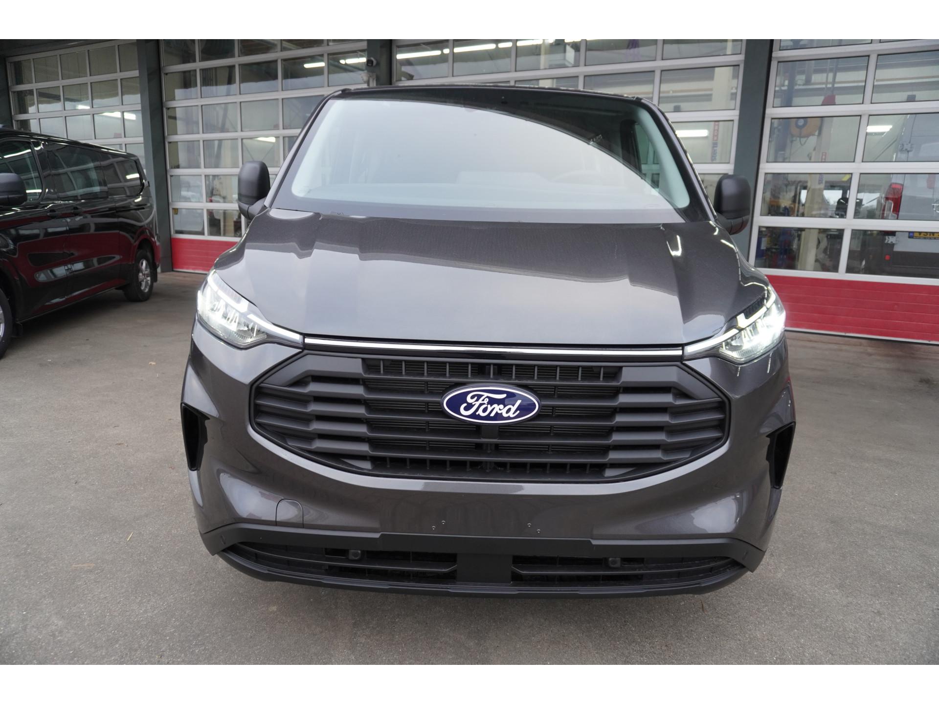 Foto 11 van Ford 320L 2.0 TDCI 150PK L2H1 Trend Dubbelcabine Schuifdeur L/R