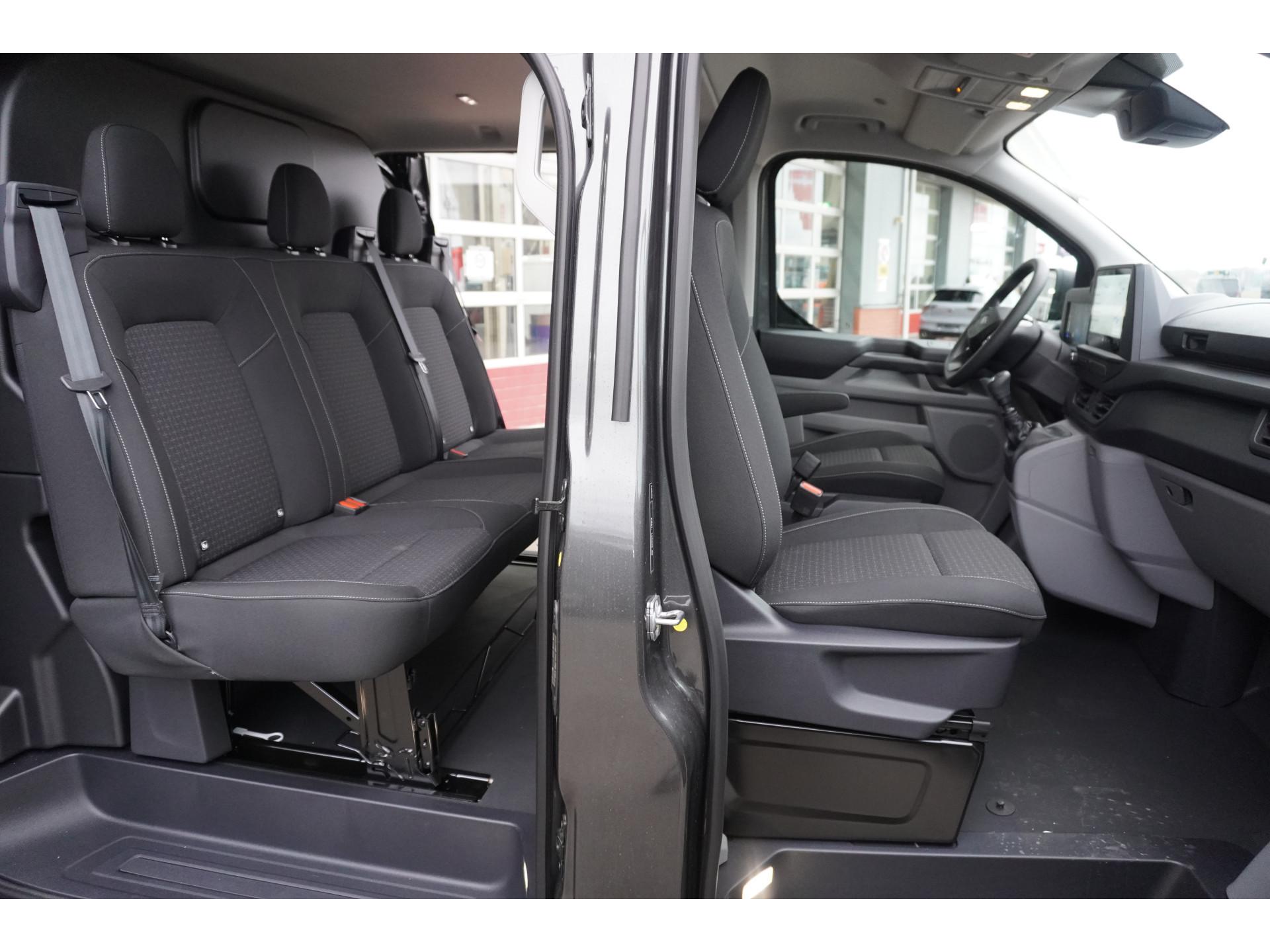 Foto 15 van Ford 320L 2.0 TDCI 150PK L2H1 Trend Dubbelcabine Schuifdeur L/R