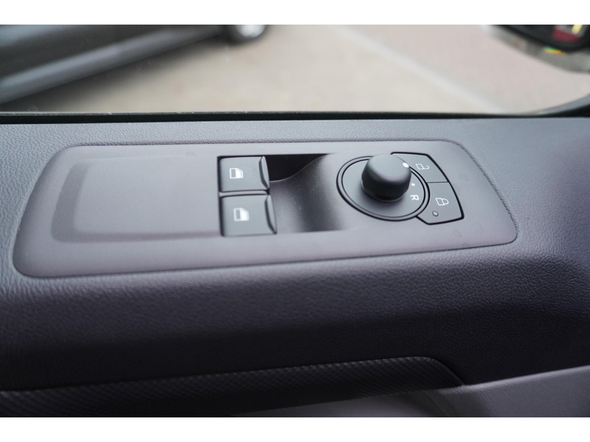 Foto 21 van Ford 320L 2.0 TDCI 150PK L2H1 Trend Dubbelcabine Schuifdeur L/R
