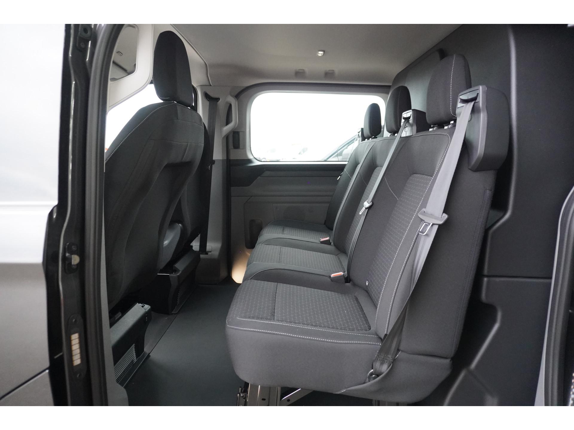 Foto 28 van Ford 320L 2.0 TDCI 150PK L2H1 Trend Dubbelcabine Schuifdeur L/R
