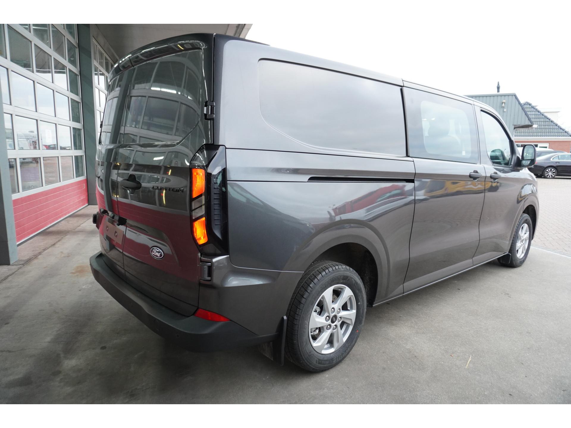 Foto 4 van Ford 320L 2.0 TDCI 150PK L2H1 Trend Dubbelcabine Schuifdeur L/R
