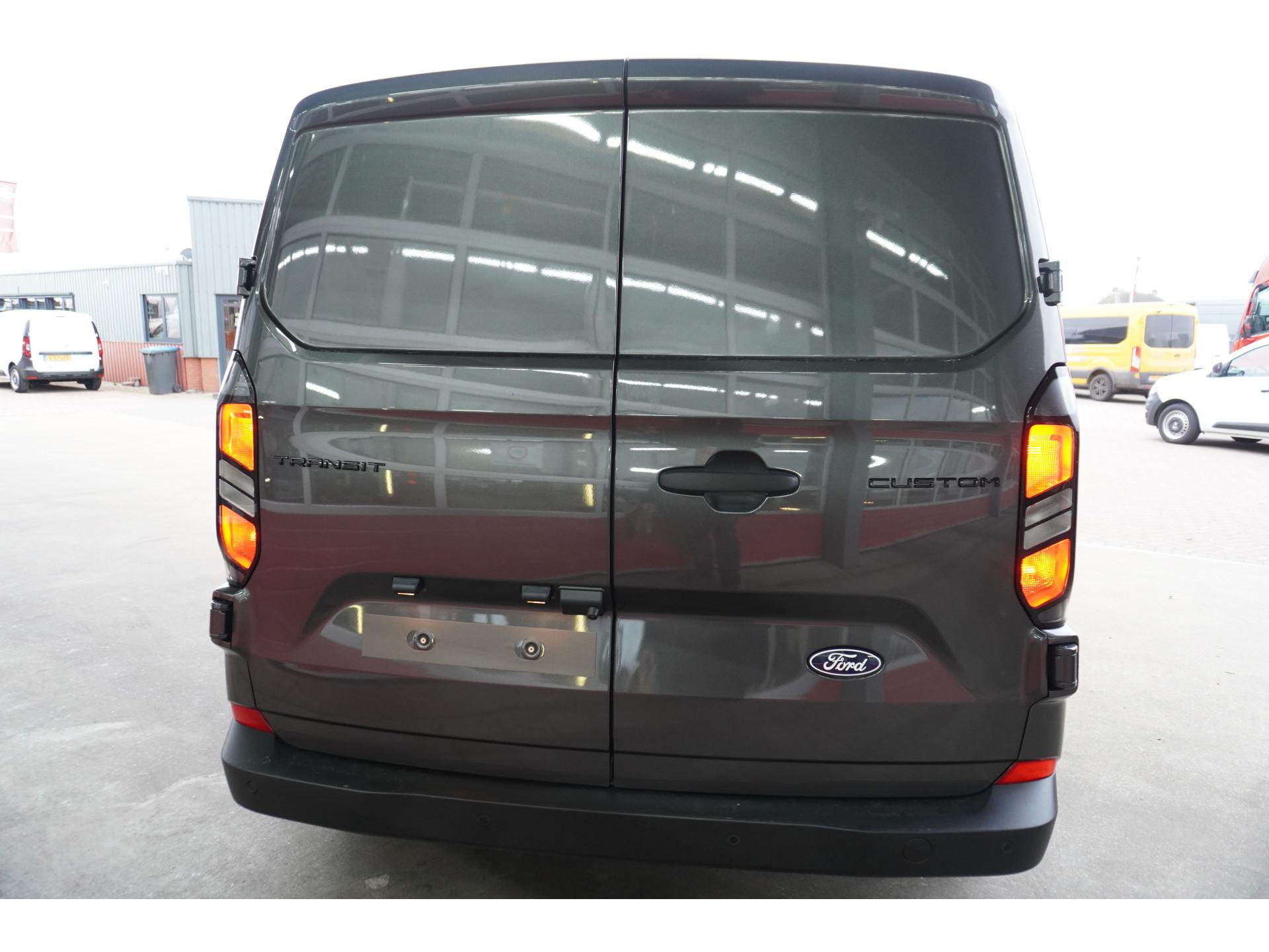 Foto 6 van Ford 320L 2.0 TDCI 150PK L2H1 Trend Dubbelcabine Schuifdeur L/R