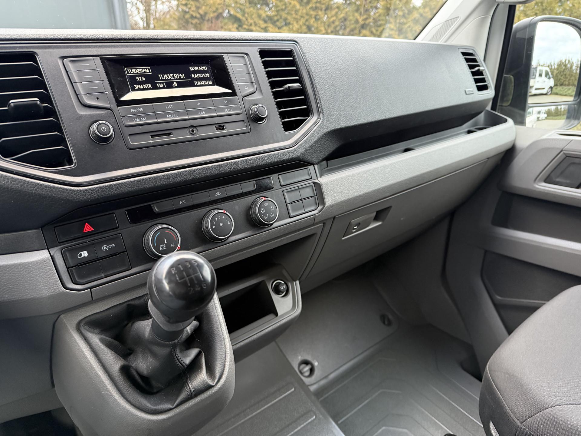 Foto 12 van Volkswagen 35 2.0 TDI 141 PK / L3H3 / 1e EIG. / NETTE BUS / ERGO STOEL / AIRCO / 3 TON TREKKEN / CRUISE / GEVEERDE STOEL