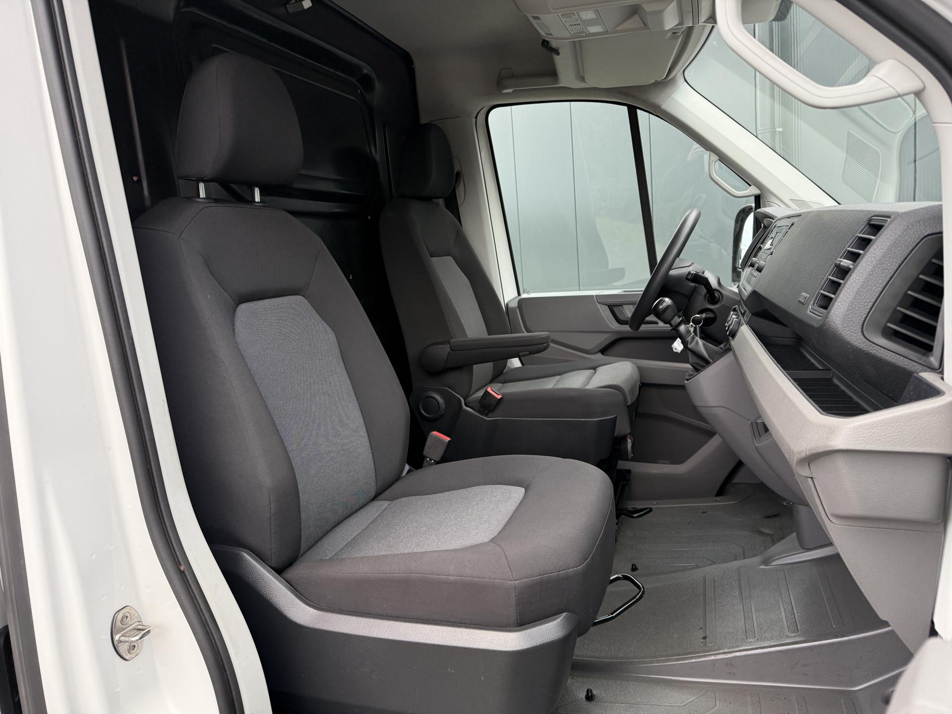 Foto 5 van Volkswagen 35 2.0 TDI 141 PK / L3H3 / 1e EIG. / NETTE BUS / ERGO STOEL / AIRCO / 3 TON TREKKEN / CRUISE / GEVEERDE STOEL