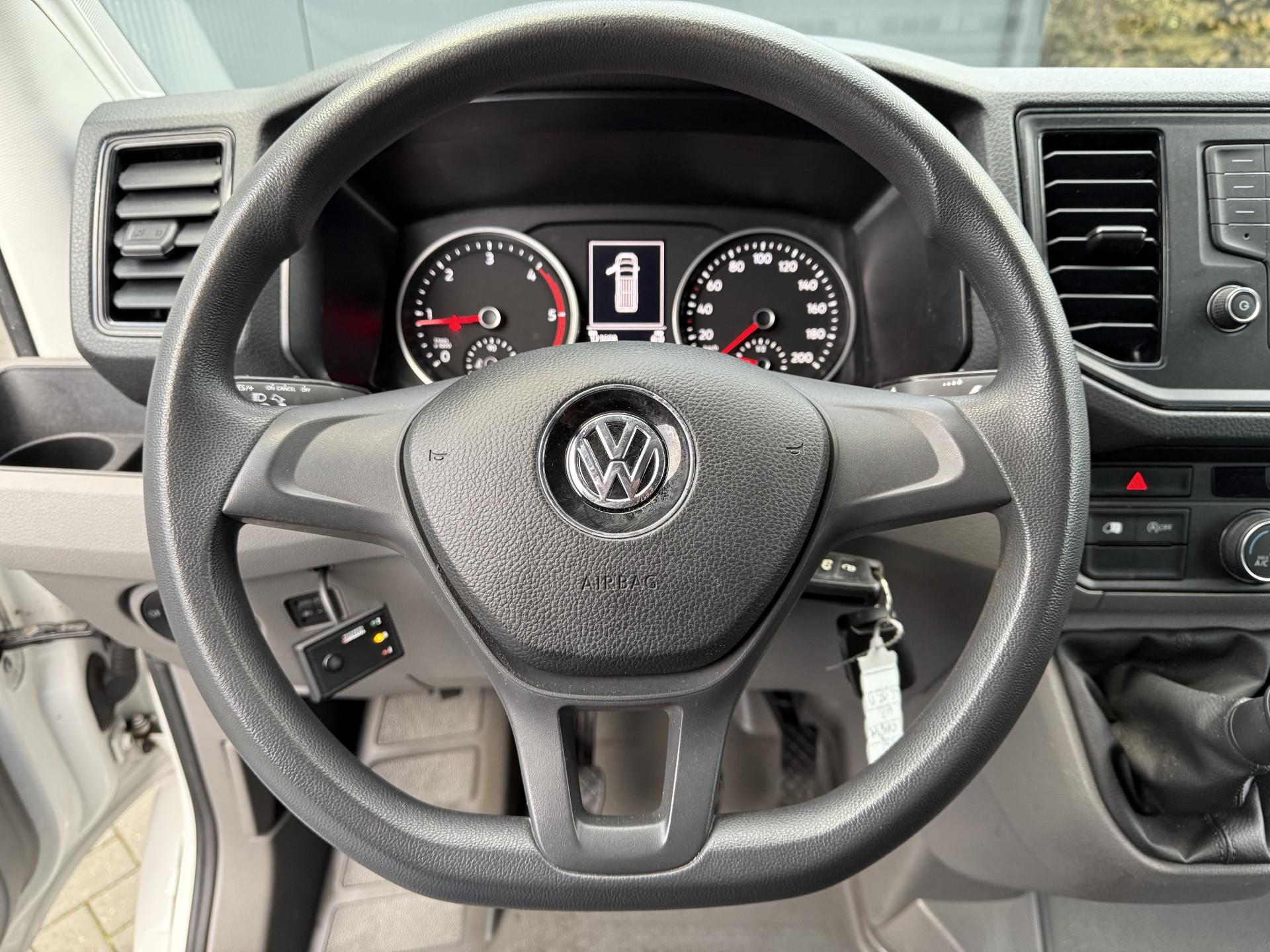 Foto 9 van Volkswagen 35 2.0 TDI 141 PK / L3H3 / 1e EIG. / NETTE BUS / ERGO STOEL / AIRCO / 3 TON TREKKEN / CRUISE / GEVEERDE STOEL