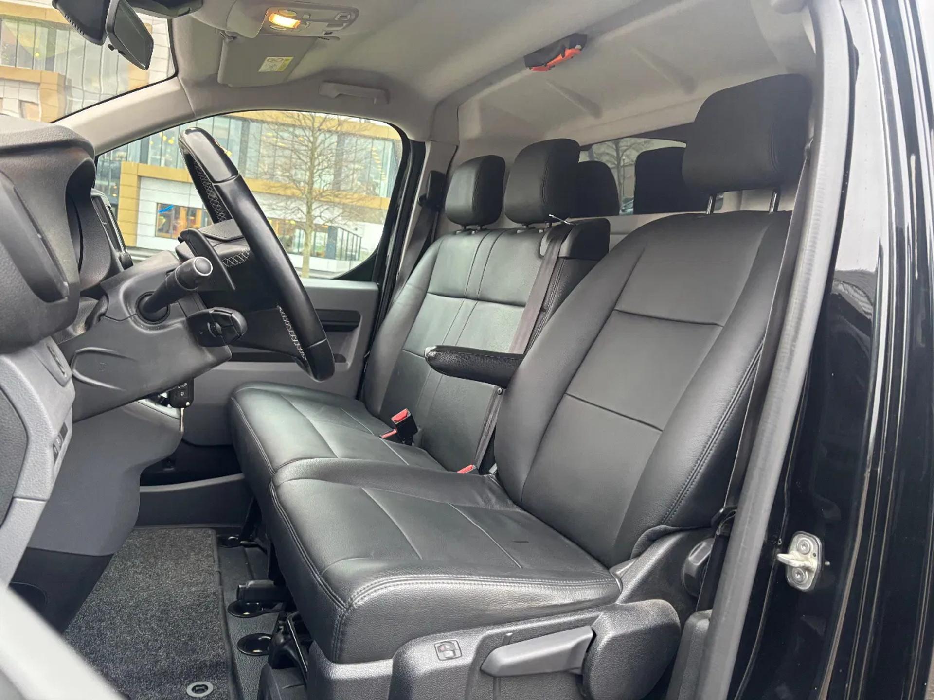 Foto 13 van Peugeot 2.0HDI 180 Lang Automaat Airco Navi Cruisecontrol XENON Trekhaak 61.000KM